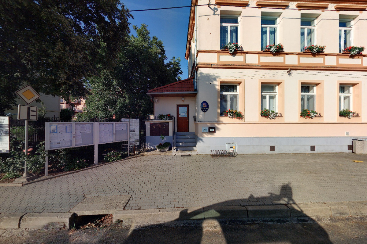 Hýsly - obecní úřad foto 4
