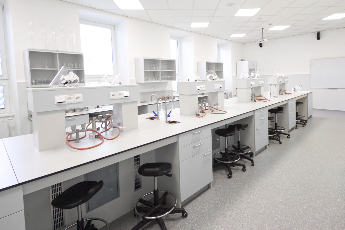 Laboratorní nábytek na míru