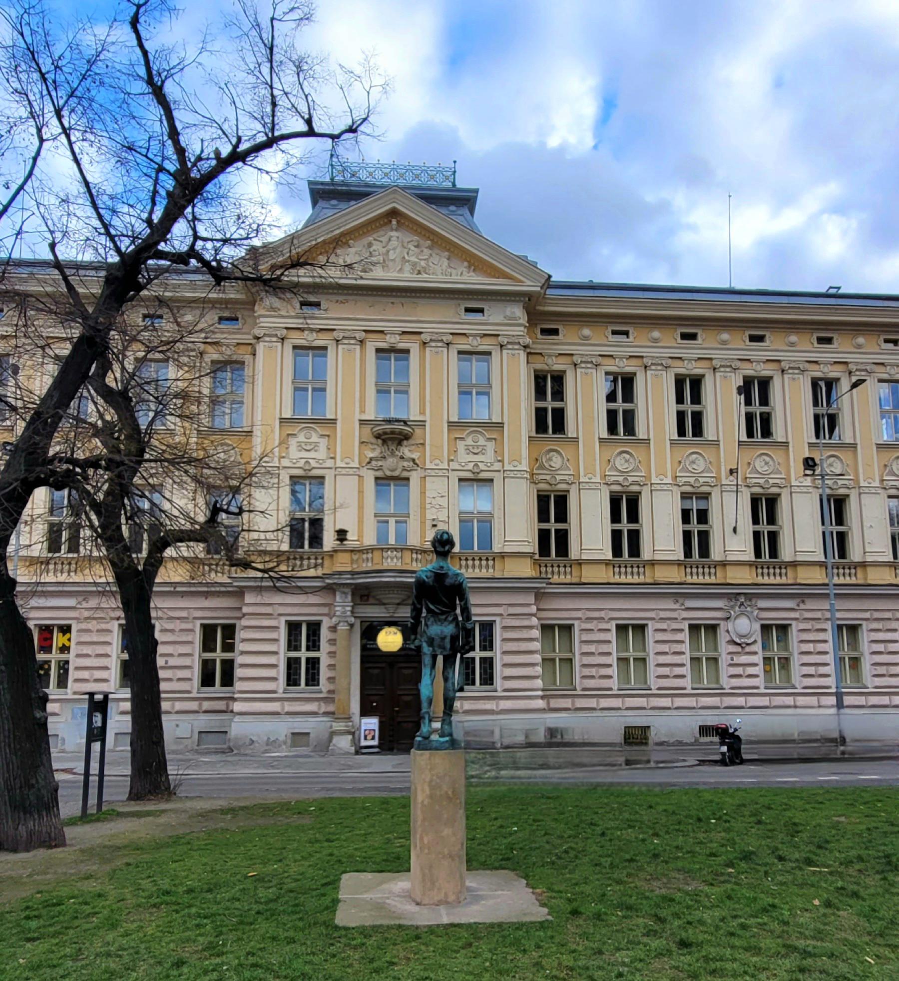 Dům dětí a mládeže - KARLÍNSKÉ SPEKTRUM foto 3