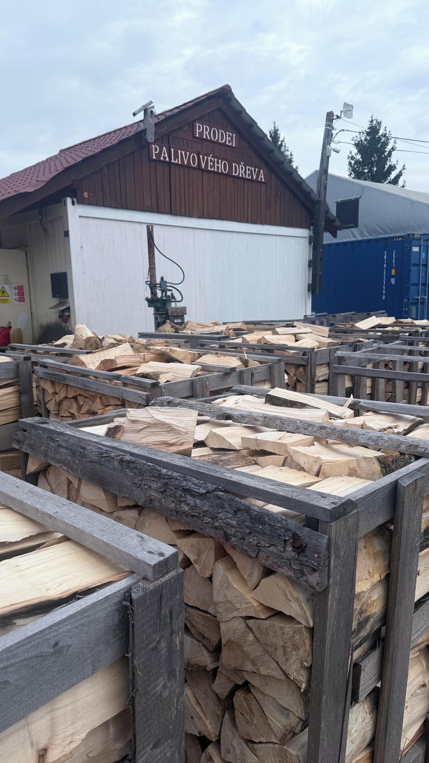 Prodej palivového dřeva a kulatiny foto 4