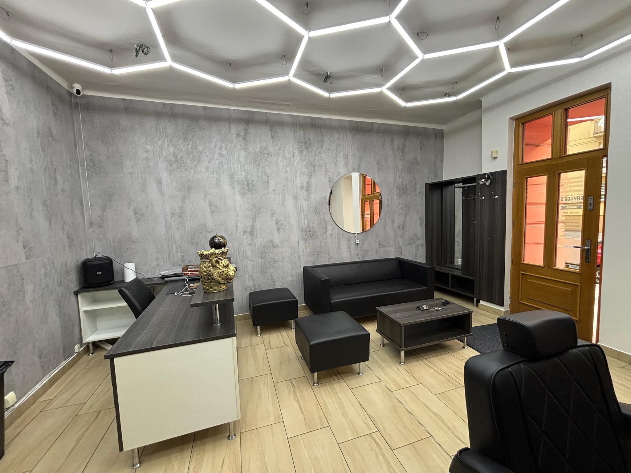 Rayvee's Barbershop foto 4