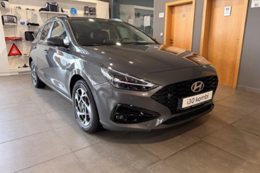 BAZAROVKA | Hyundai i30 1,5 DPi, MT WG Go Czech!