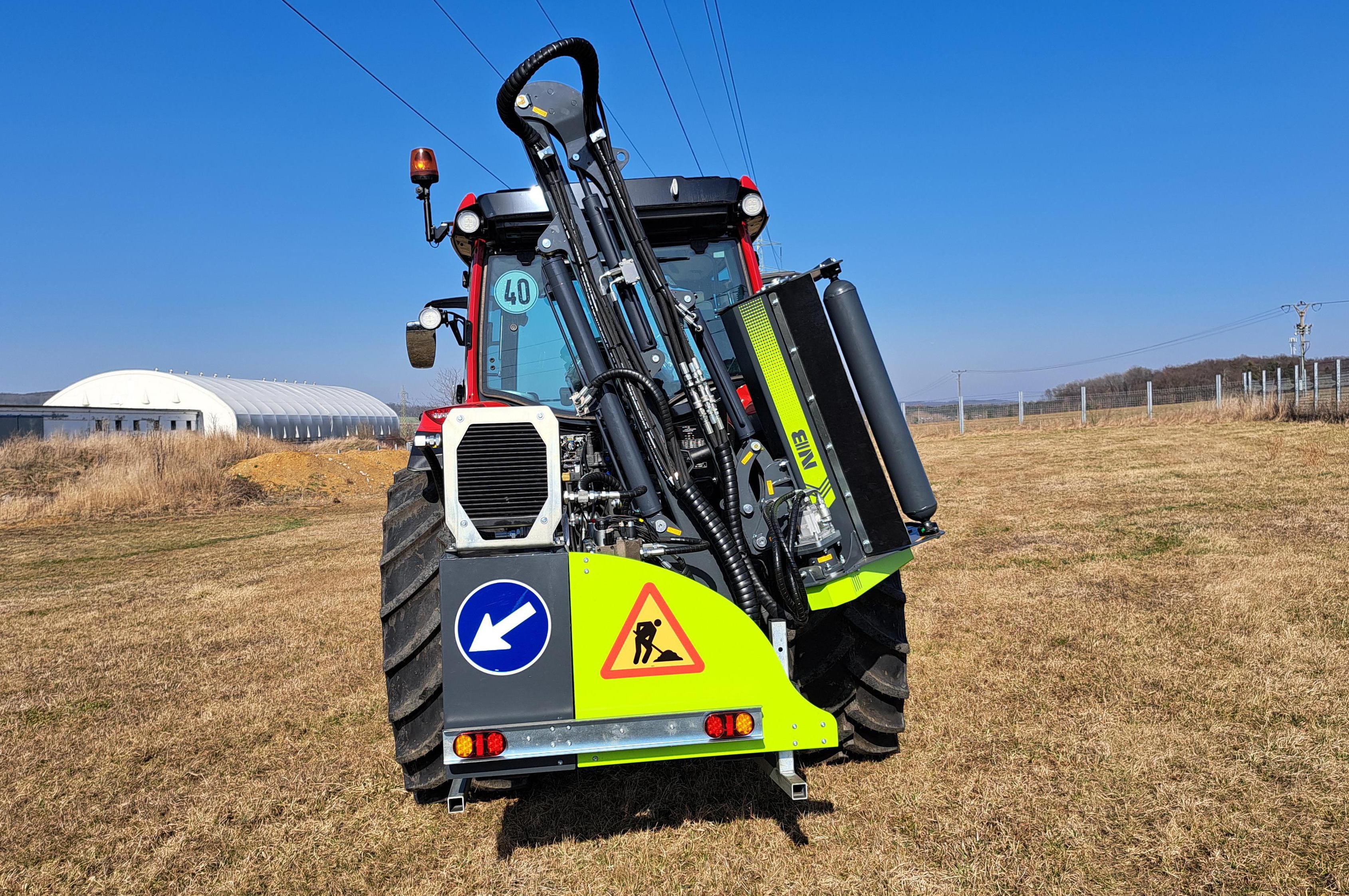 Příkopové rameno Niubo Apolo 470 za traktor