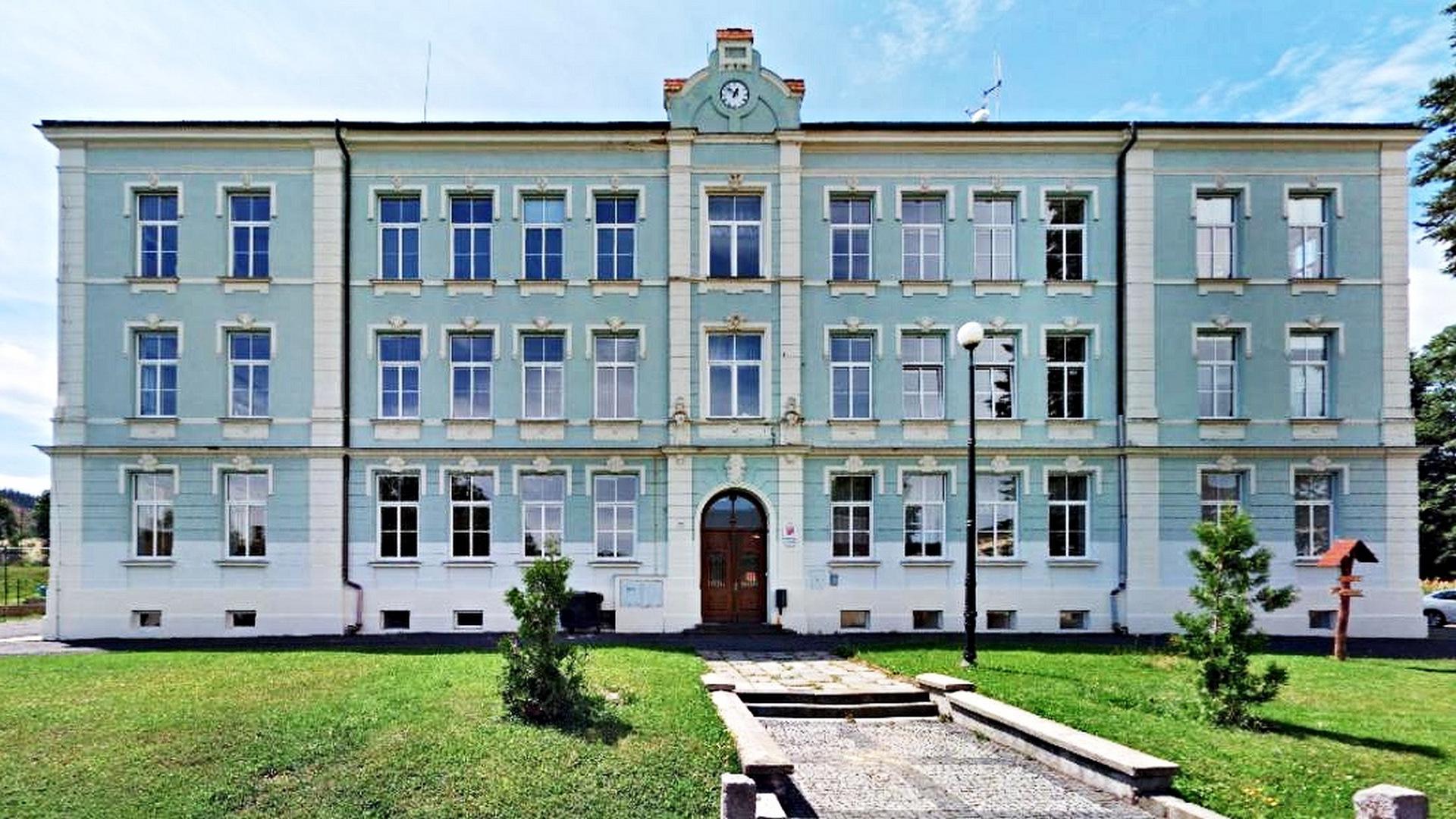 ZŠ a MŠ Tadeáše Haenkeho Chřibská foto 2