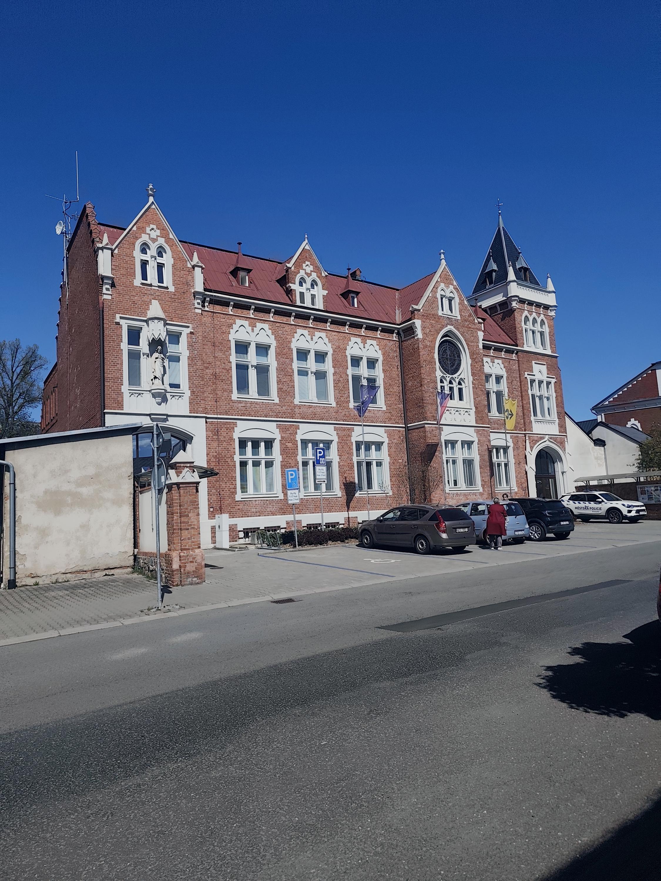 Kravaře - městský úřad foto 2