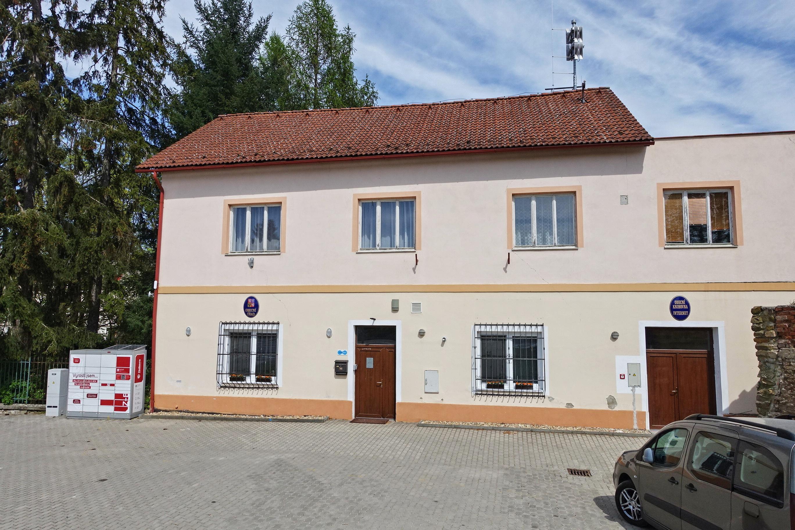 Obecní úřad Tavíkovice foto 3