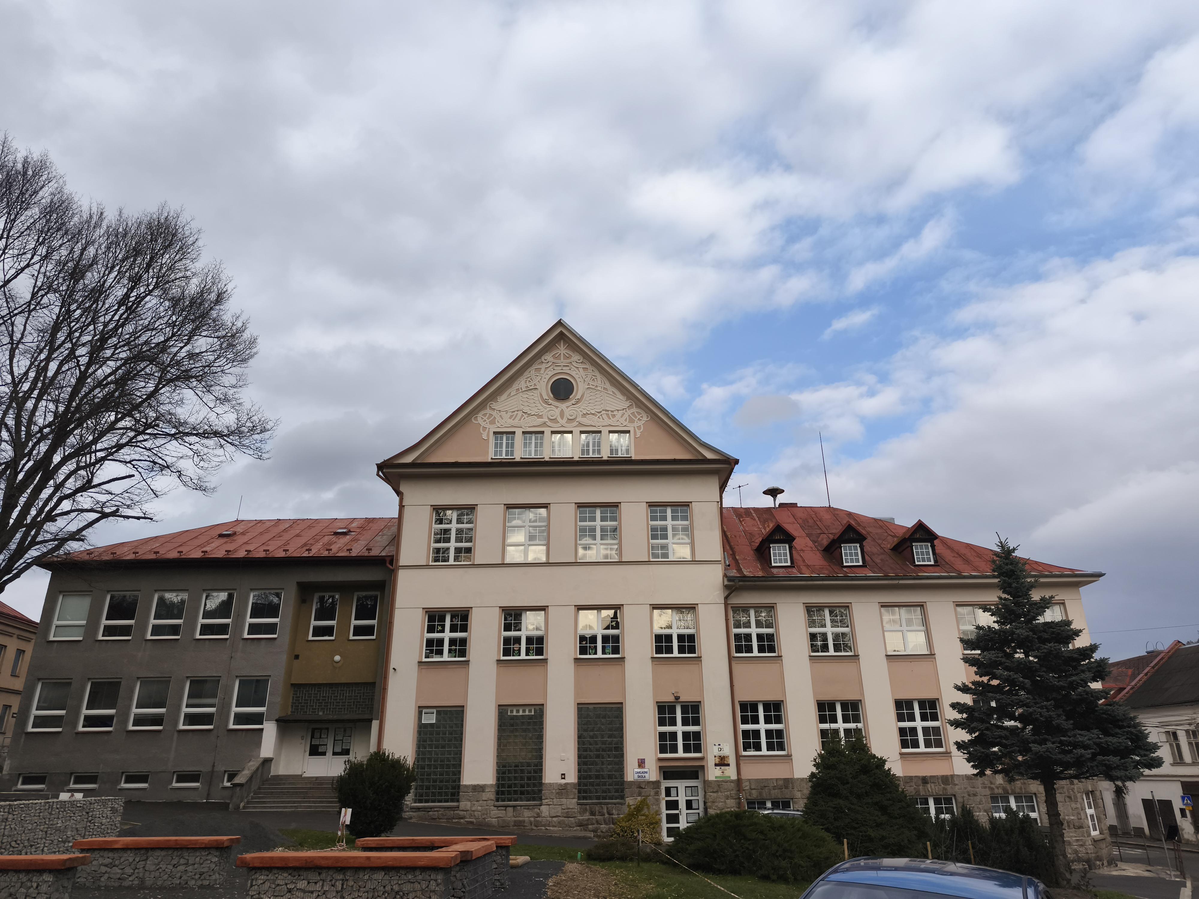 ZŠ a MŠ Oloví foto 2