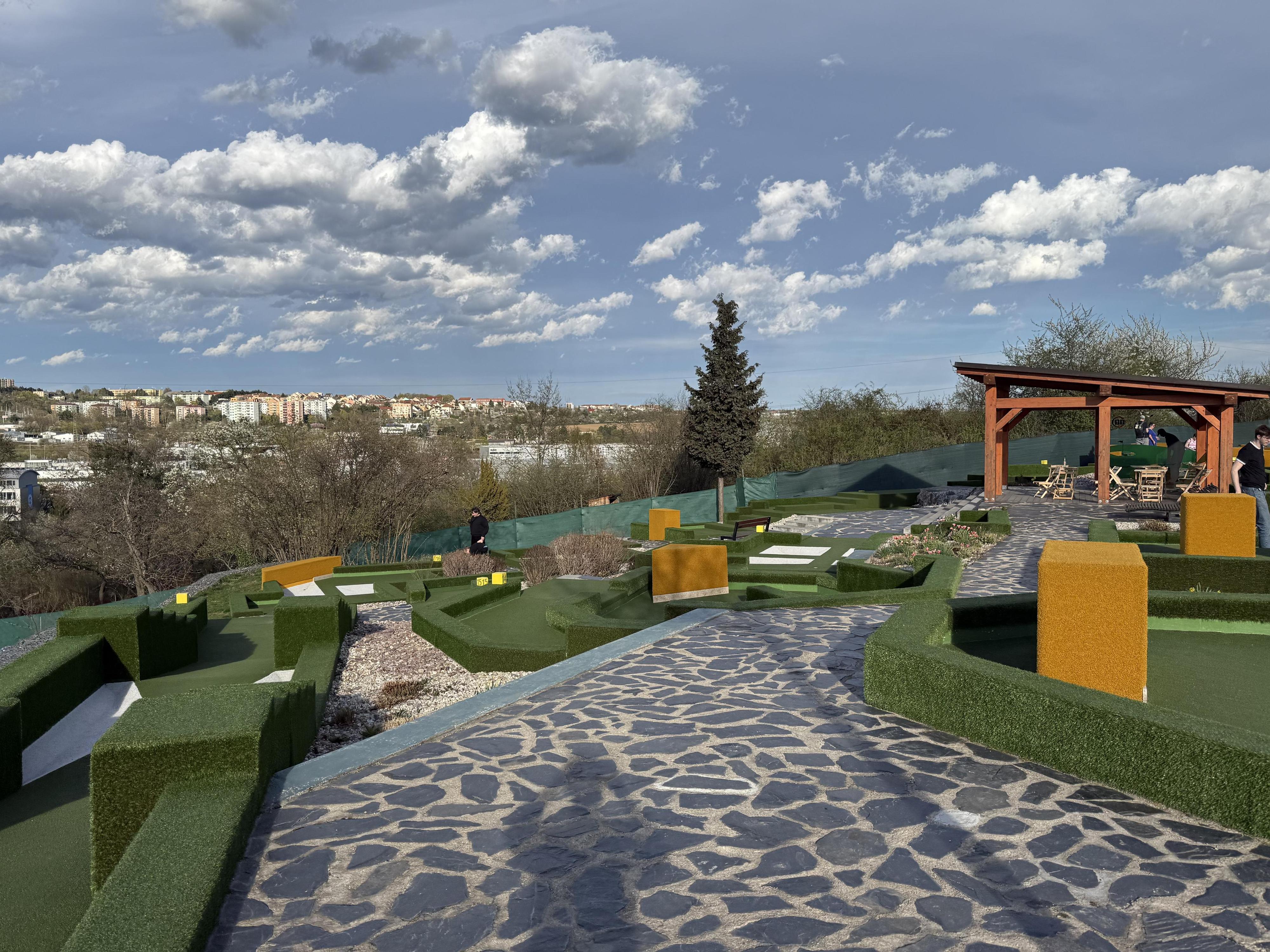 Adventure golf - Bowling centrum Brno foto 3