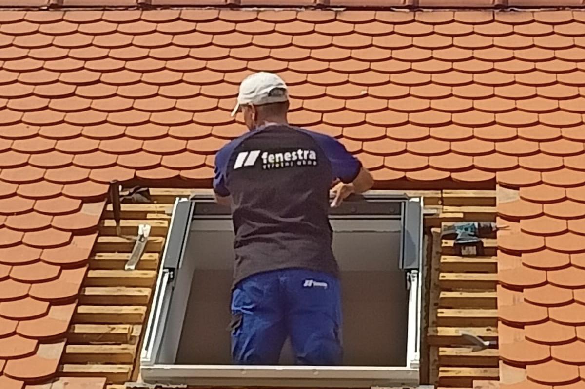 MONTÁŽ A VÝMĚNA STŘEŠNÍCH OKEN