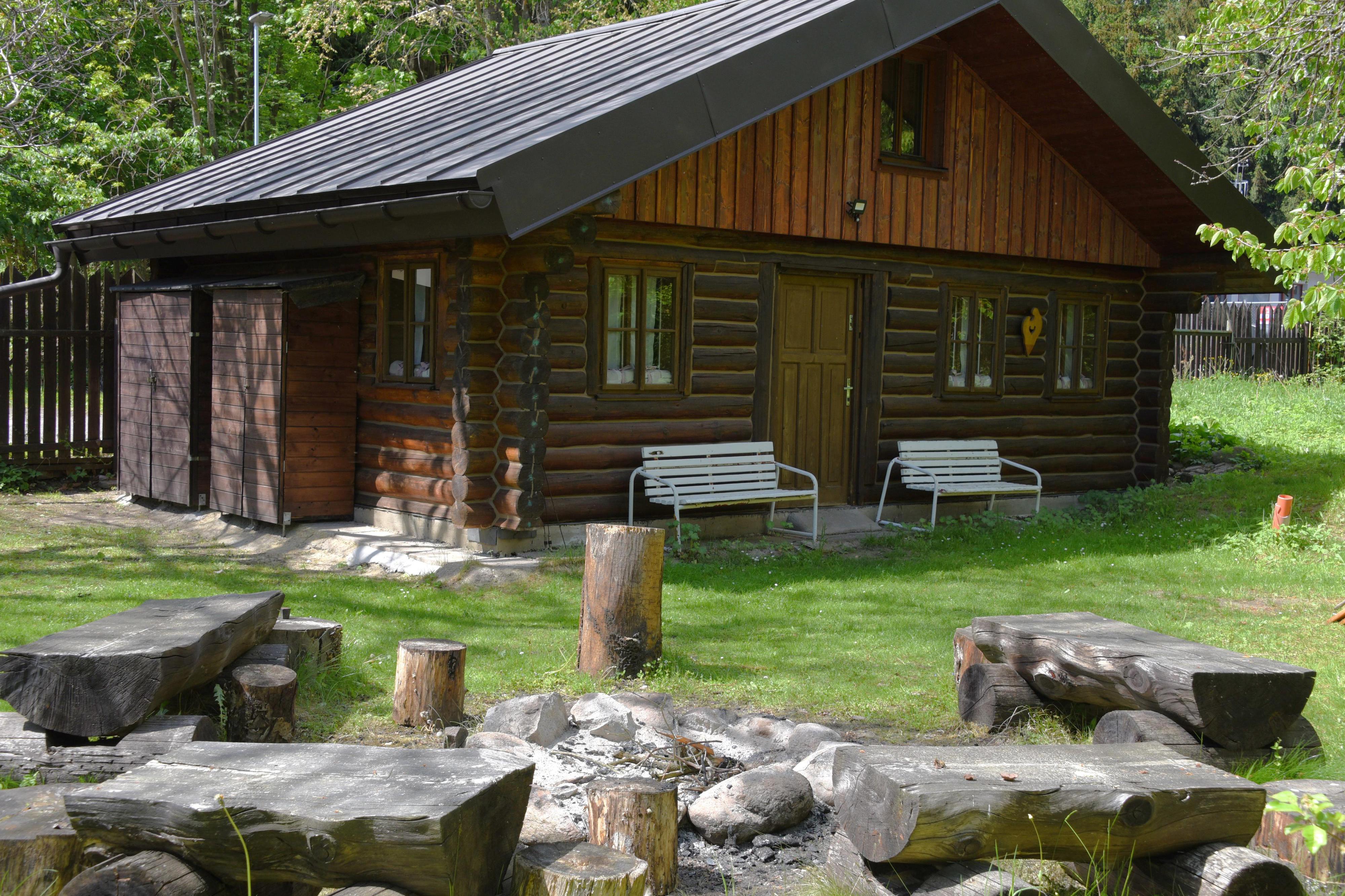 Srub pod třešněmi