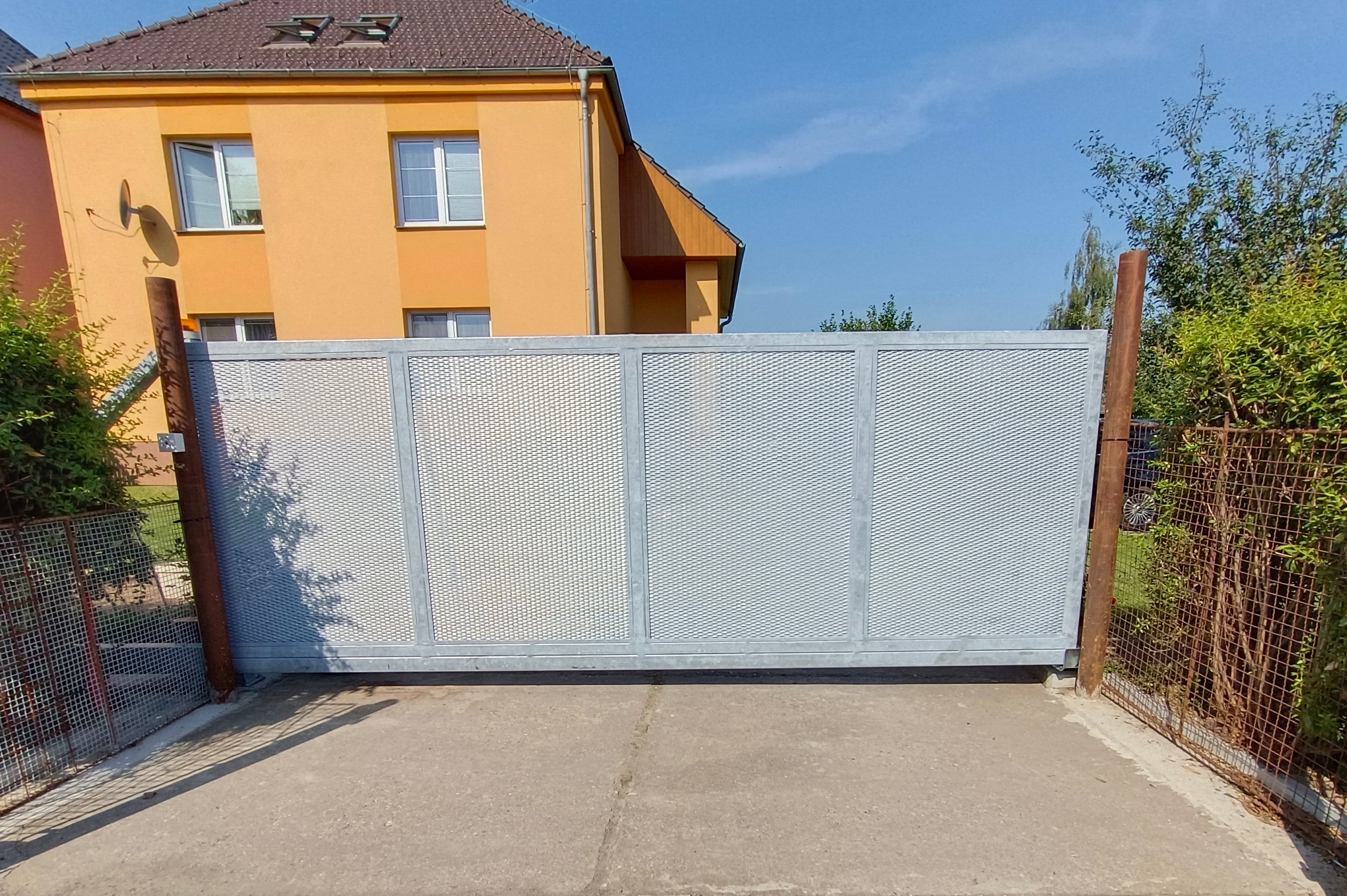 VBS montáže - vrata, brány, stínění s.r.o. foto 5