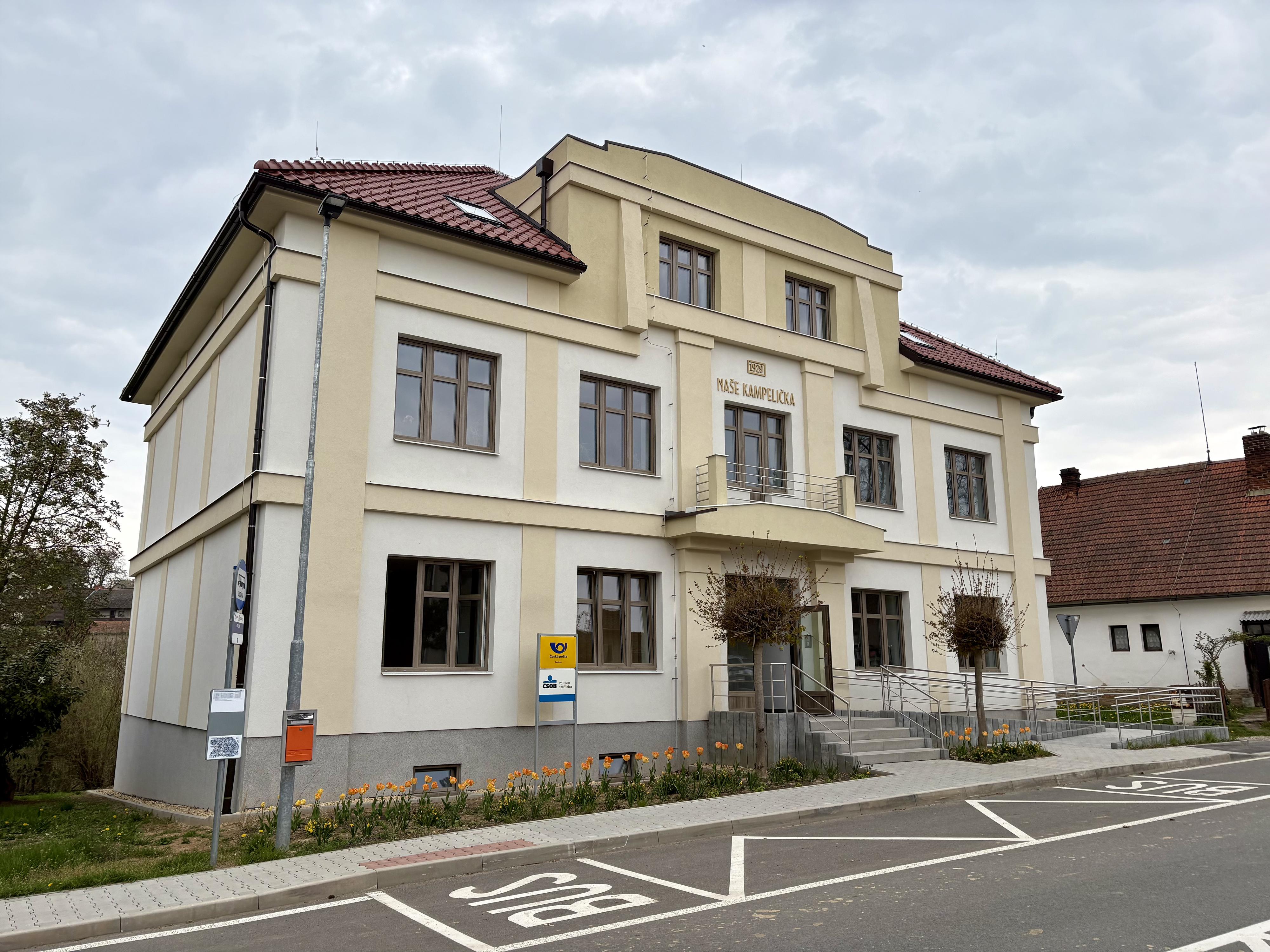 Chleny - obecní úřad foto 2