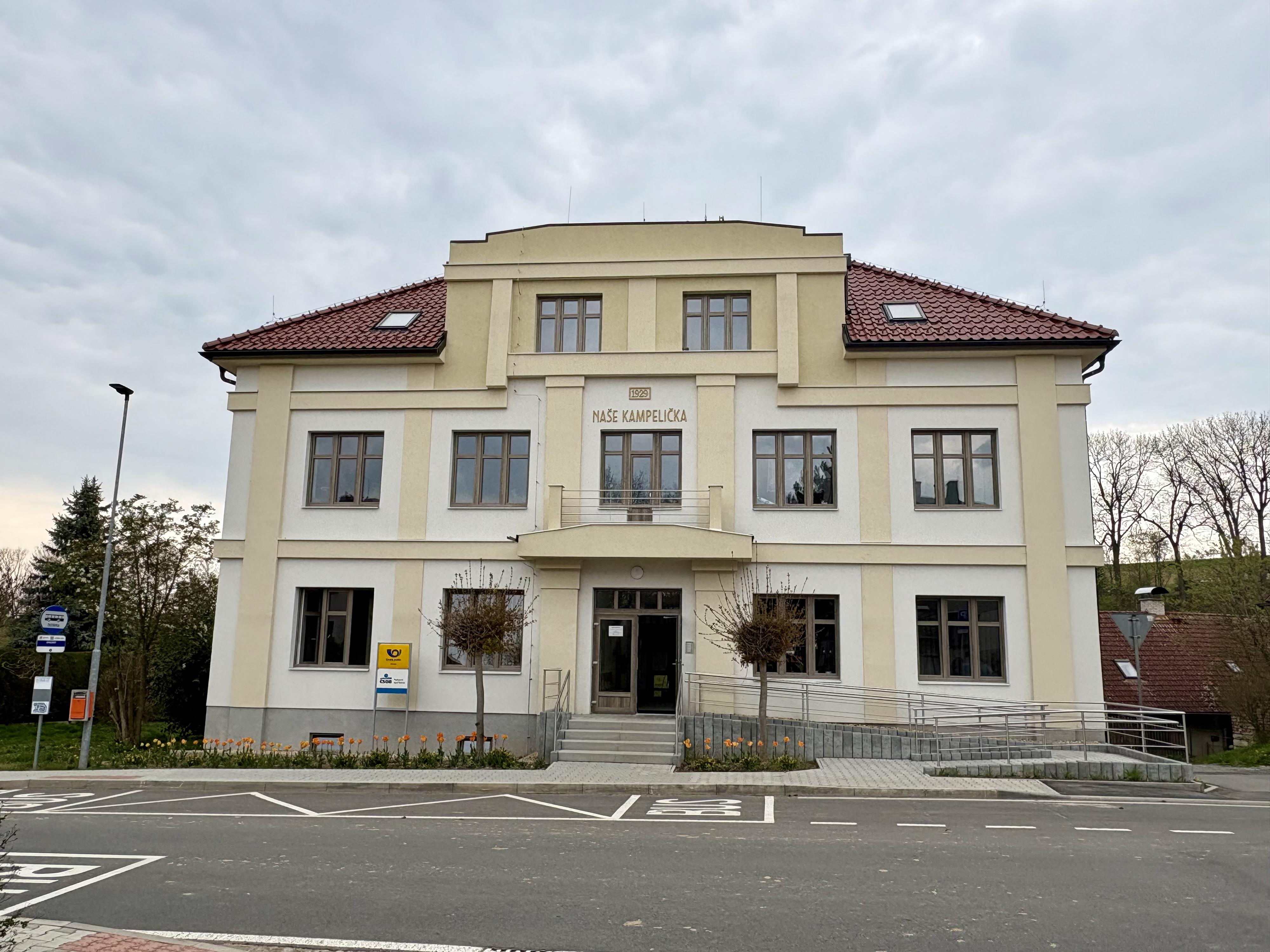 Chleny - obecní úřad foto 3