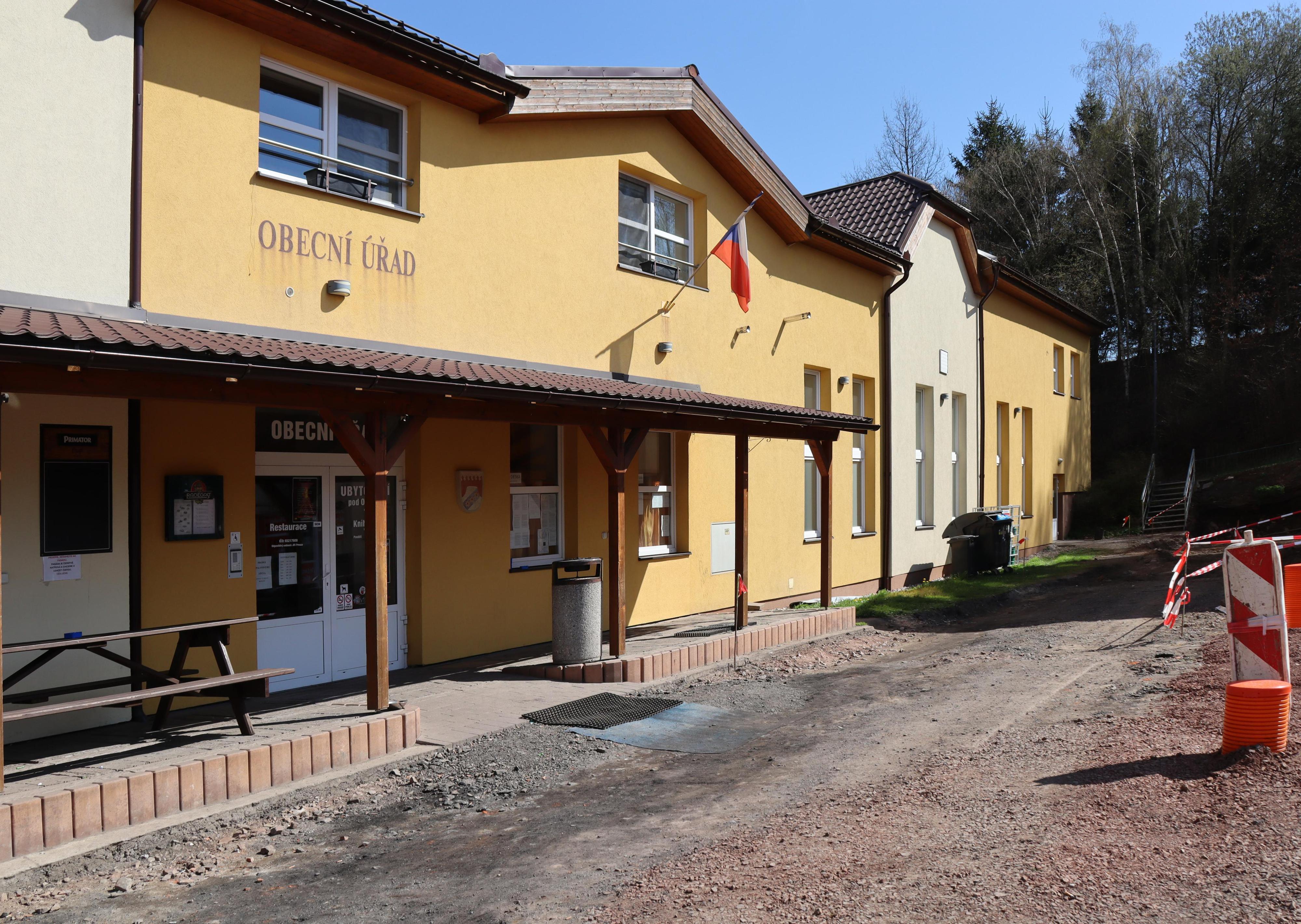 Žďár nad Metují - obecní úřad foto 3