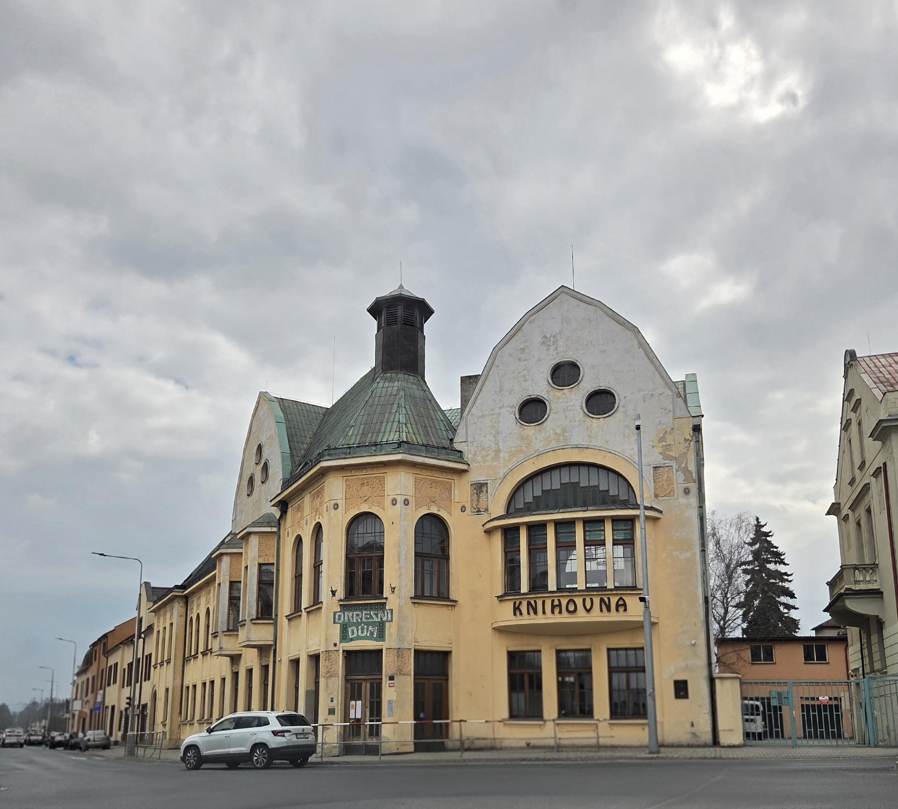 Středočeská vědecká knihovna v Kladně foto 5