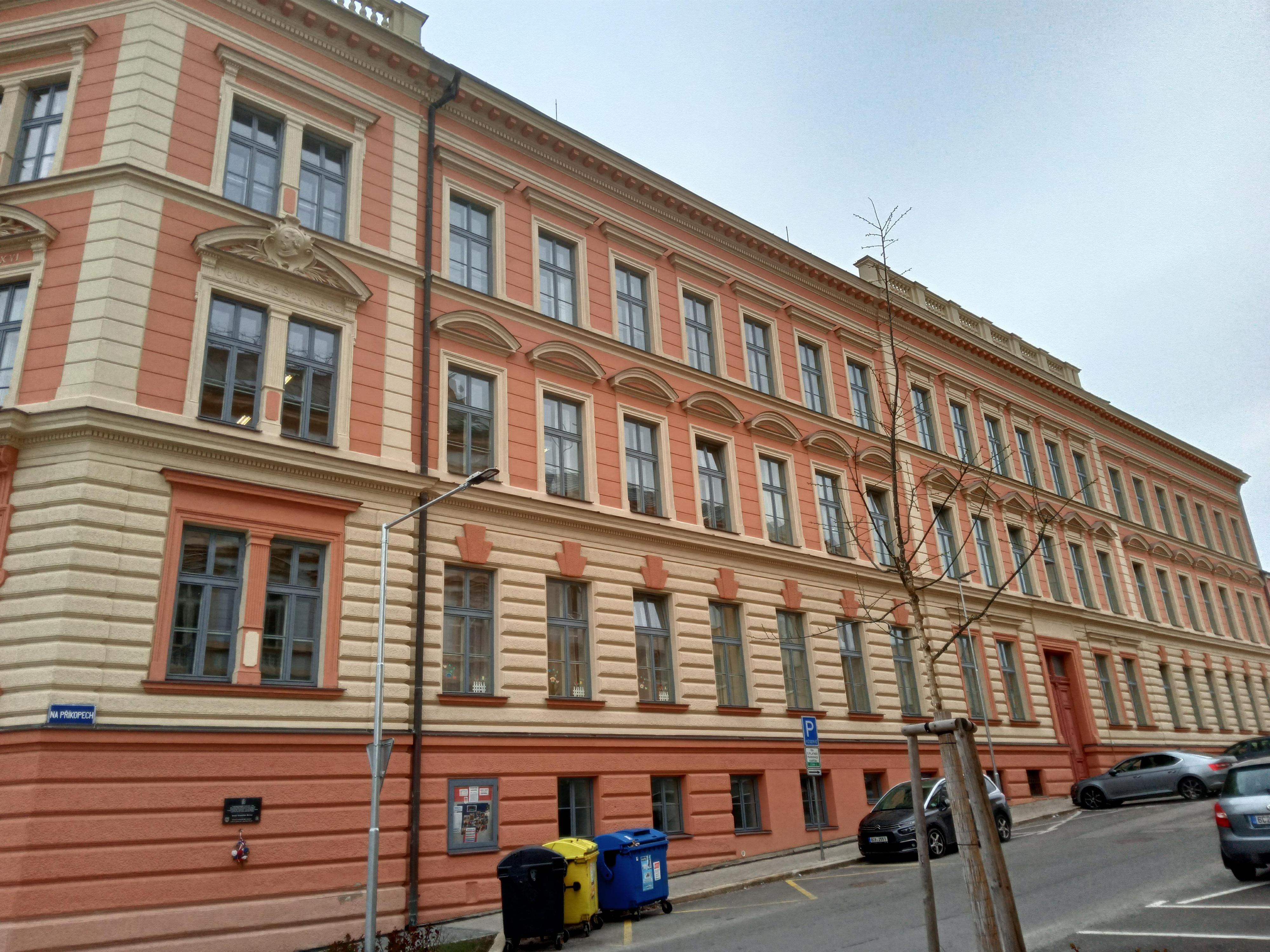 ZŠ Jindřichův Hradec, Janderova foto 6