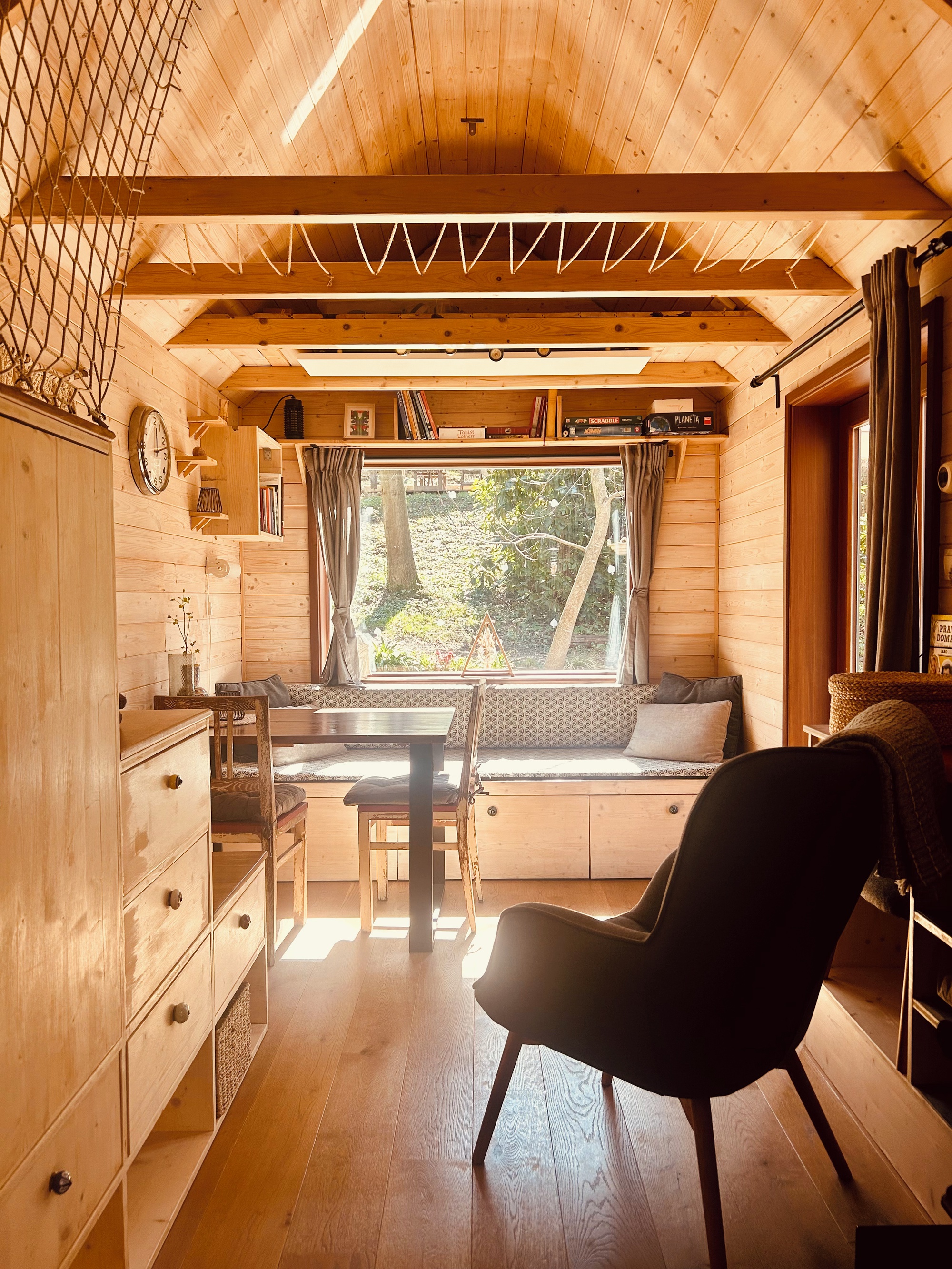 TINY HOUSE mezi stromy foto 3