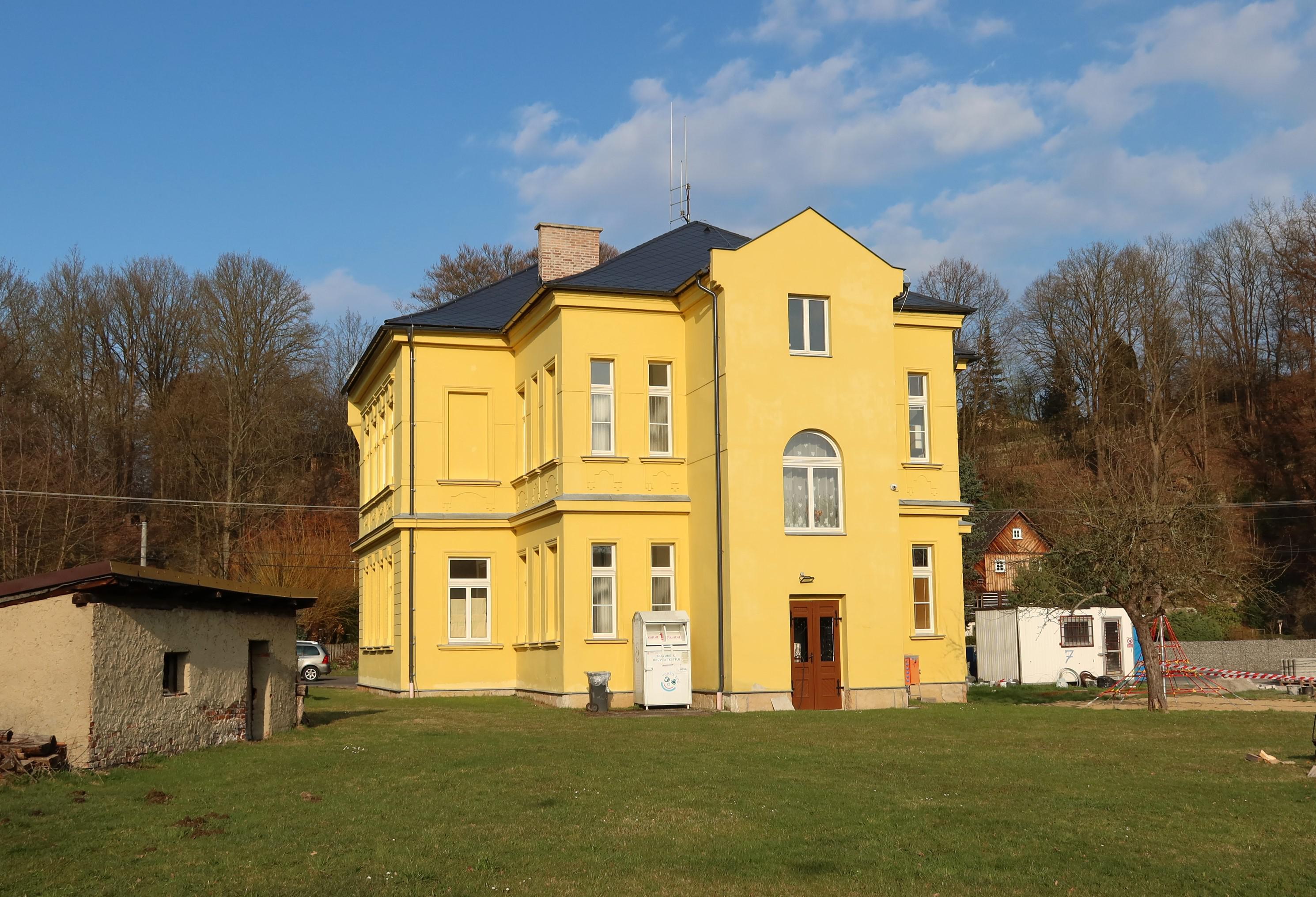 Velenice - obecní úřad foto 5