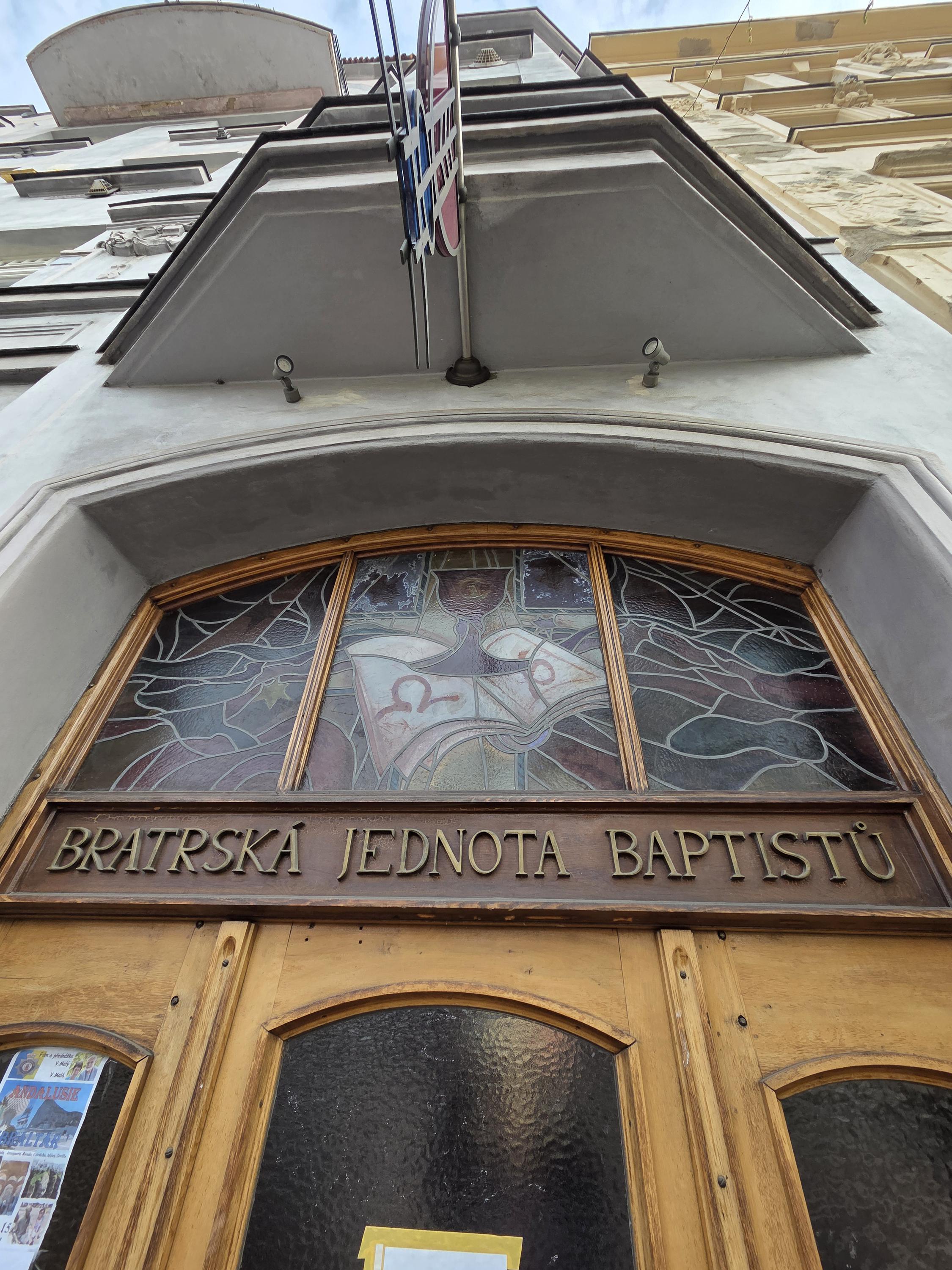 Sbor Bratrské jednoty baptistů v Praze 3 foto 3