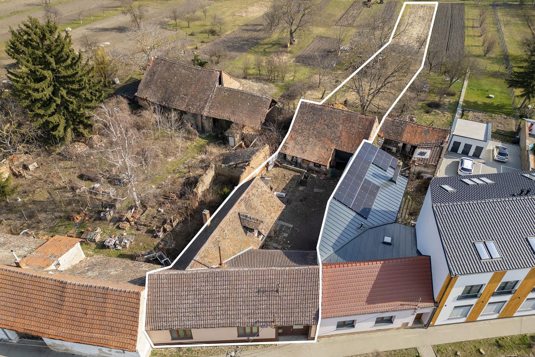 Prodej pozemku 1594 m2 s RD– Hrušovany u Brna