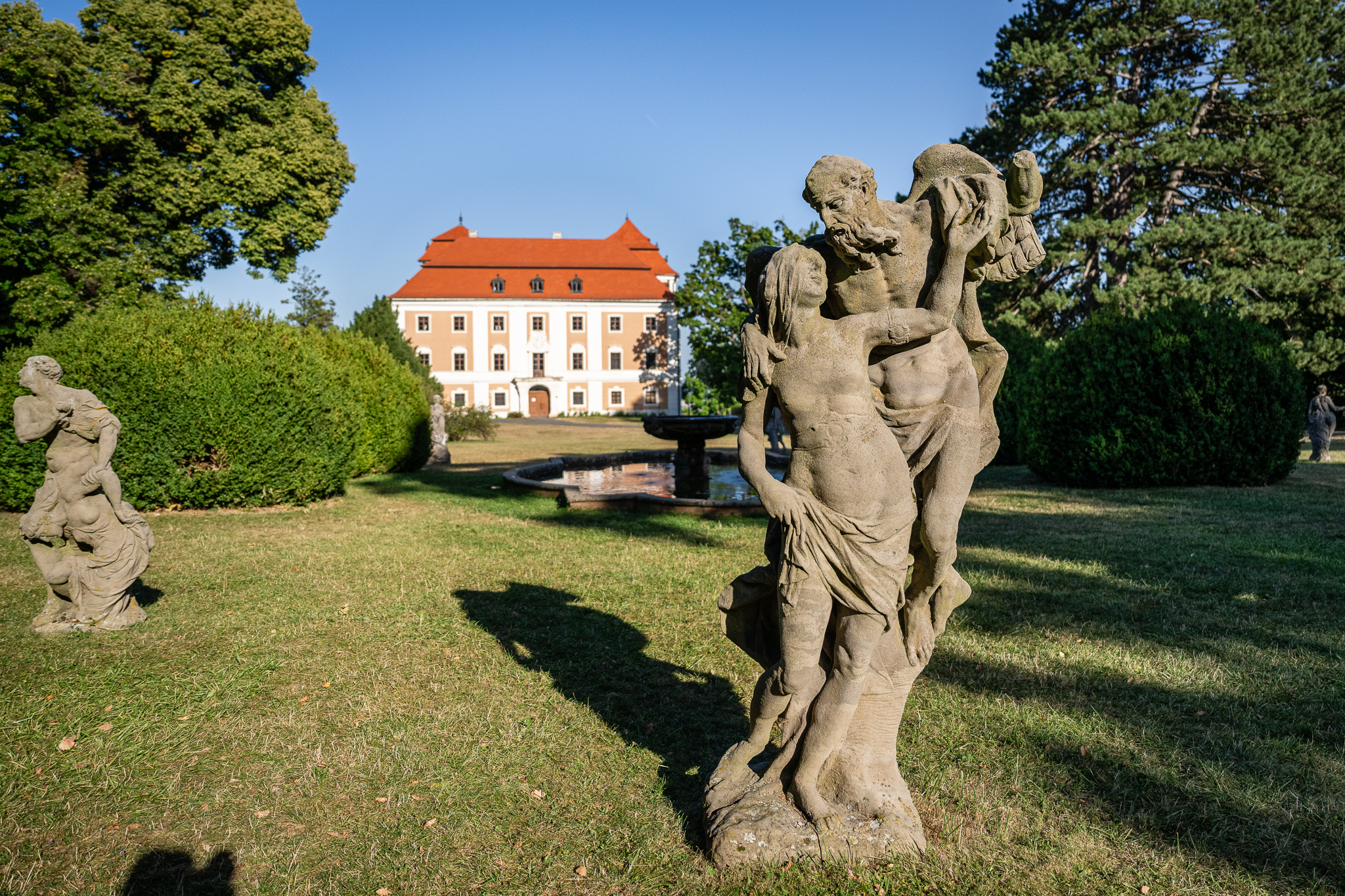 Státní zámek Valeč foto 3