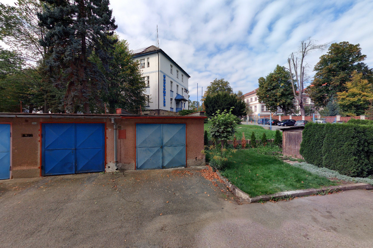 MotoCzechia - Půjčovna Motorek a Skútru foto 2