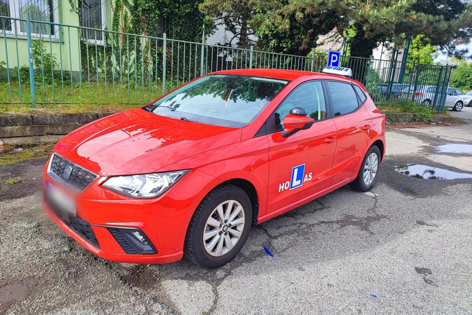 Holas - autoškola a autopůjčovna