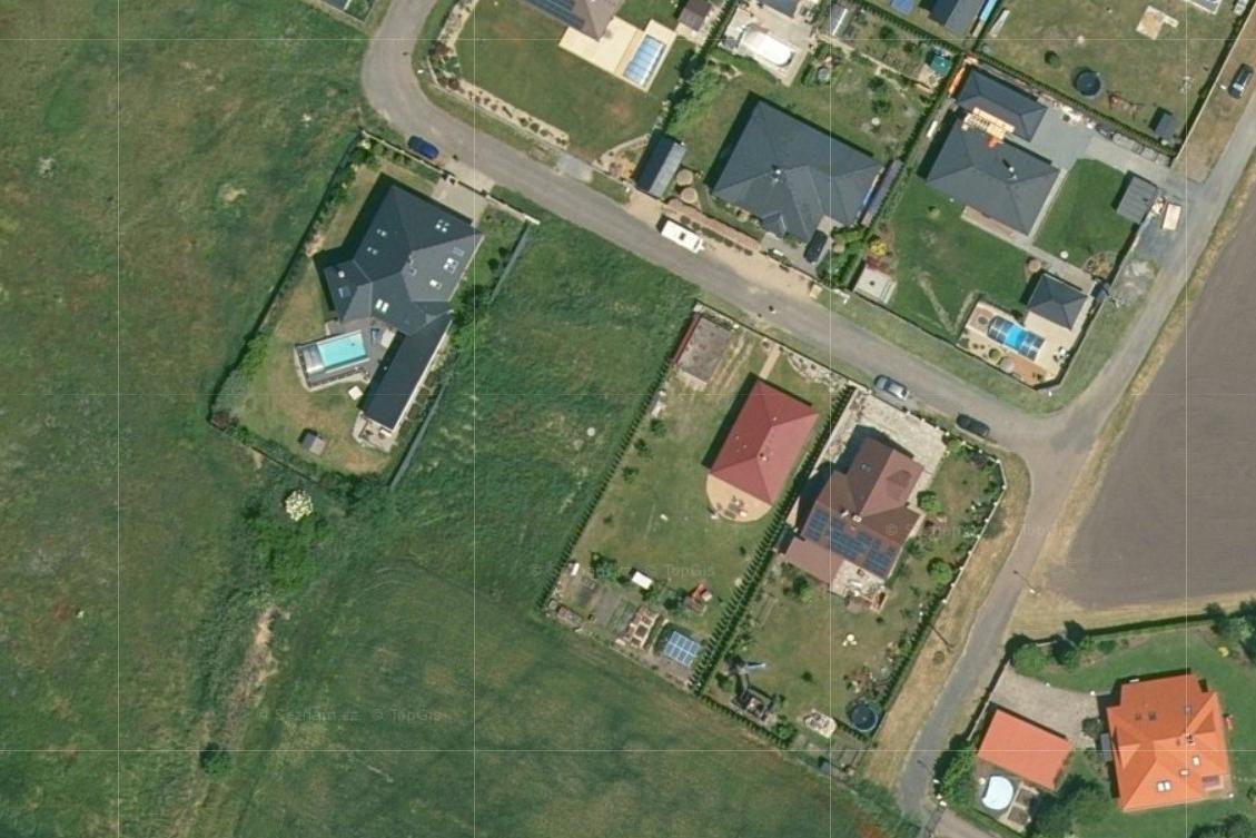 Prodej pozemku 1200m2 Kostelní Hlavno