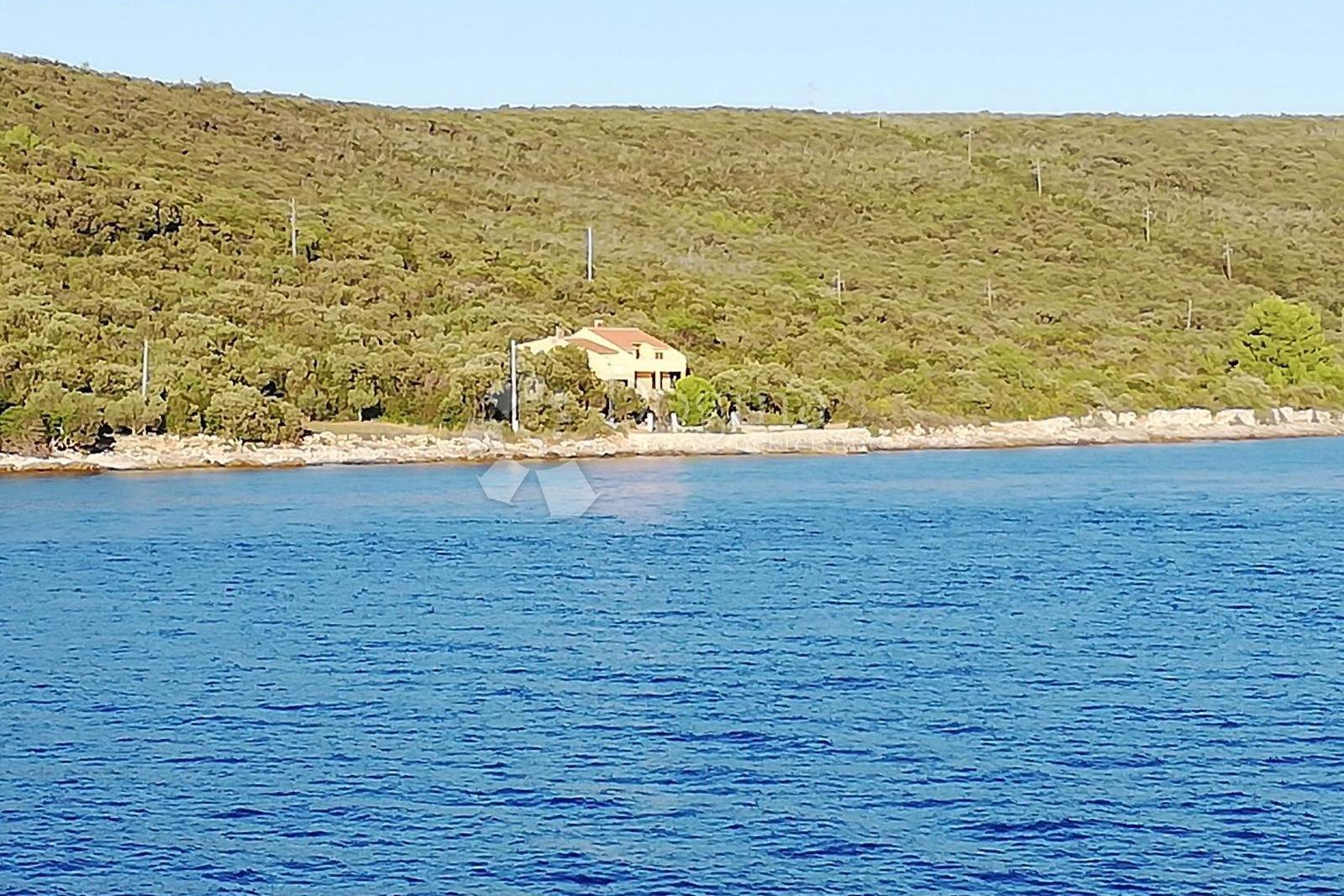 Dům na polosamotě na ostrově Rivanj!