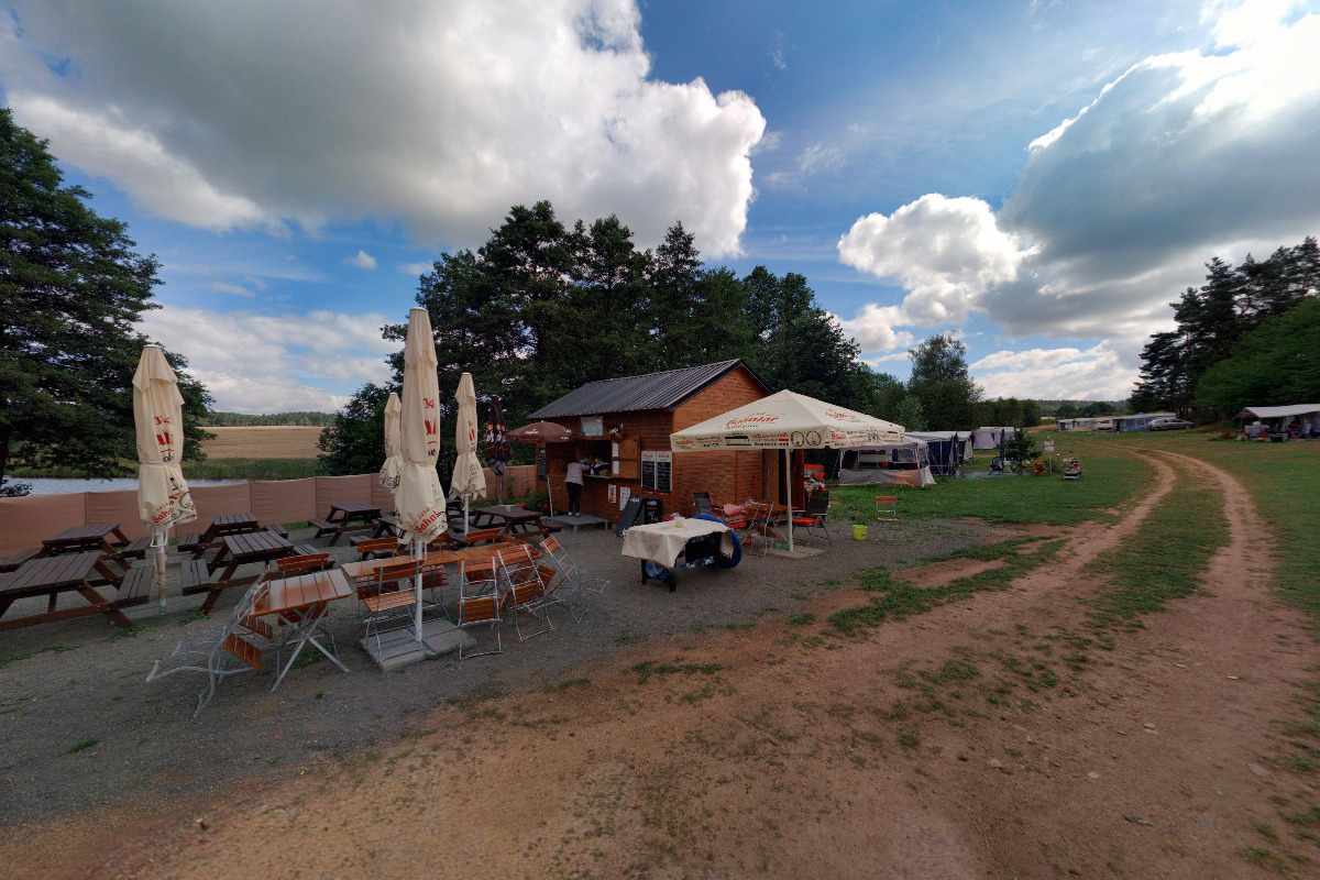 Občerstvení u Rybníka Zdeslav