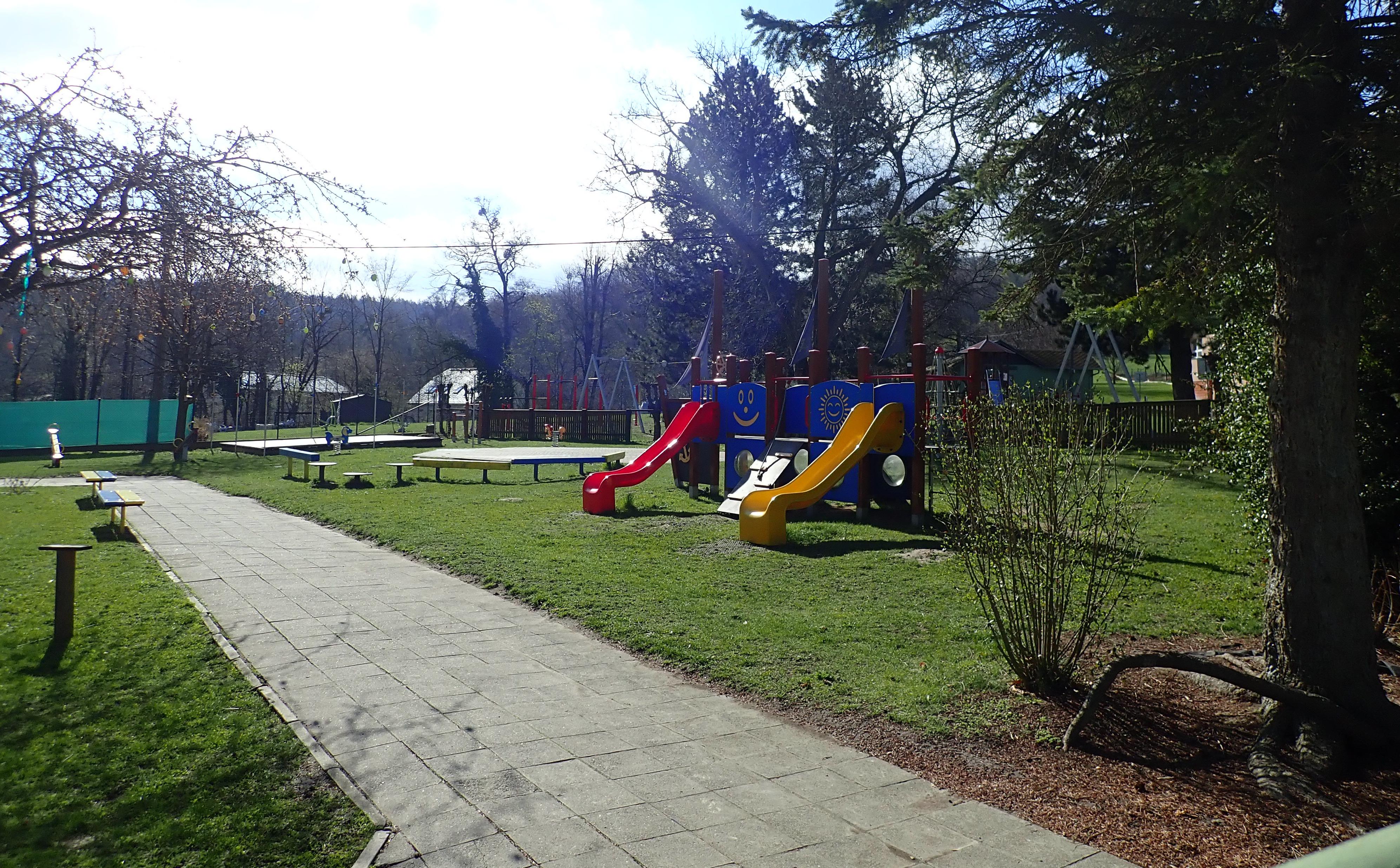 Základní škola a Mateřská škola Raduň foto 4