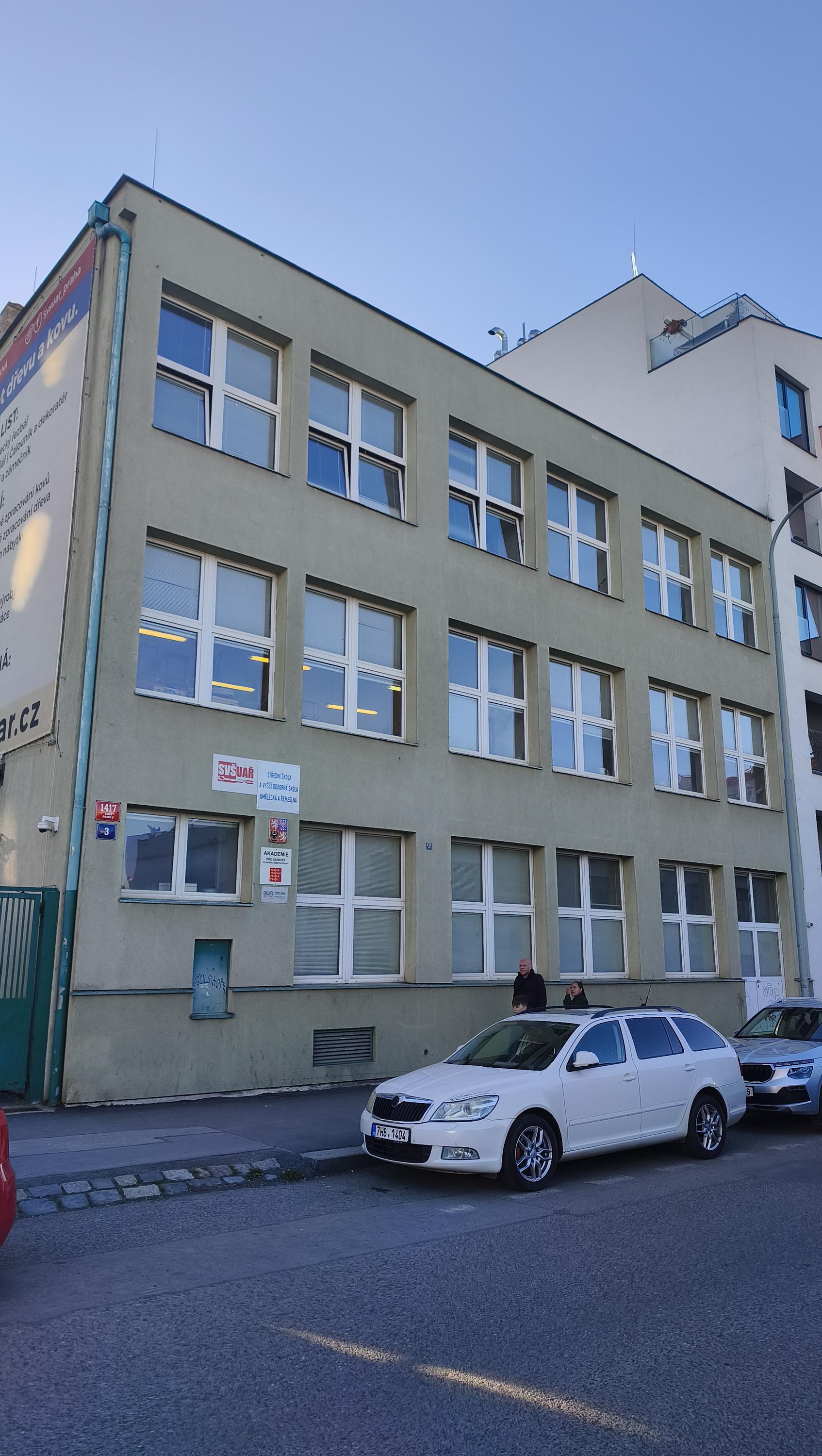 Střední škola a vyšší odborná škola umělecká a řemeslná foto 2