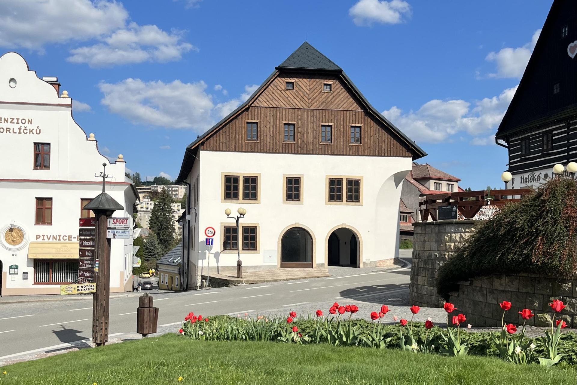 Pod Jabloní, s.r.o.