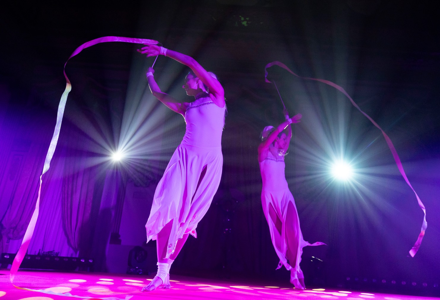 Ilusias - UV Light & Fire show foto 4