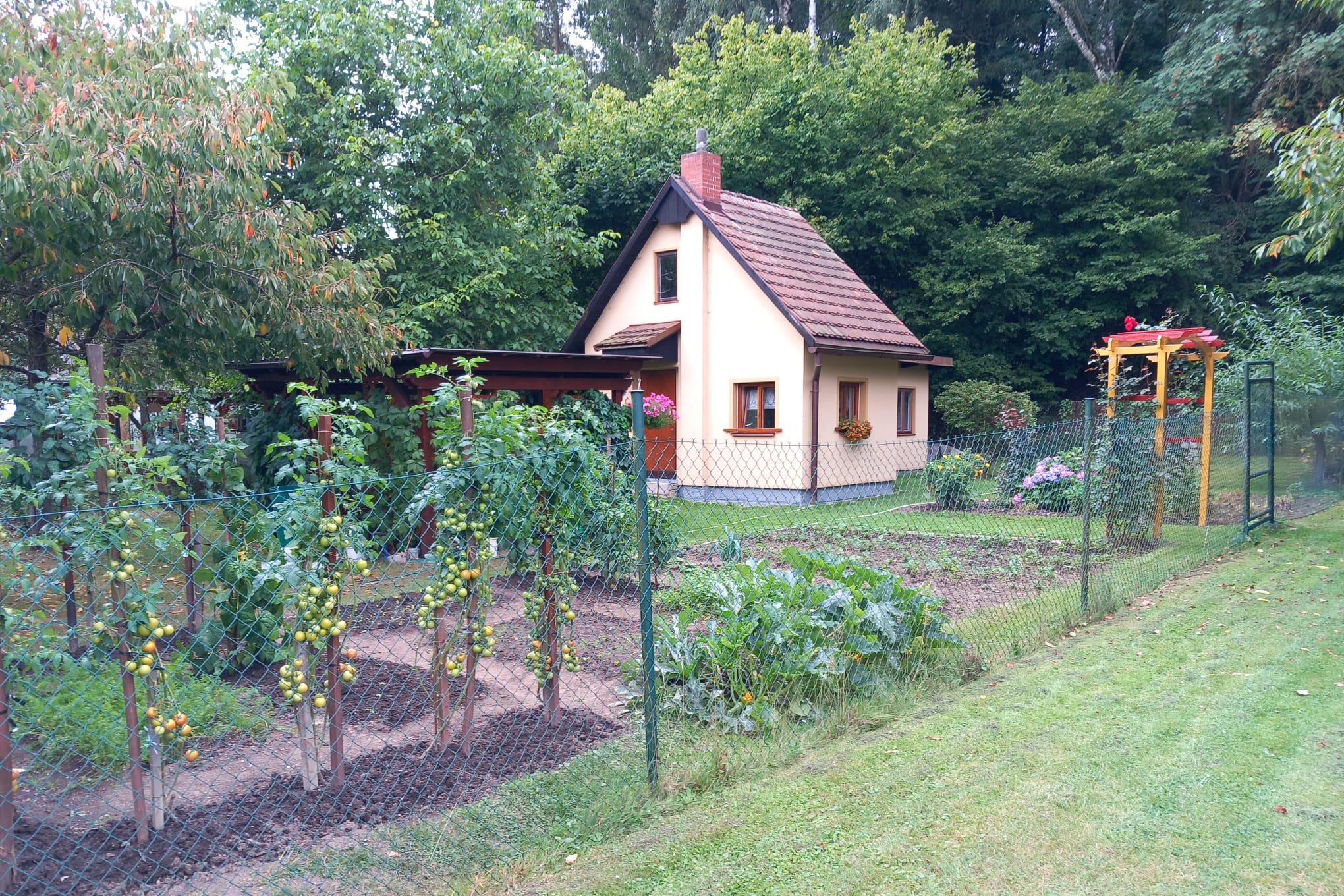 Prodej zahrady s chatou v Chodově