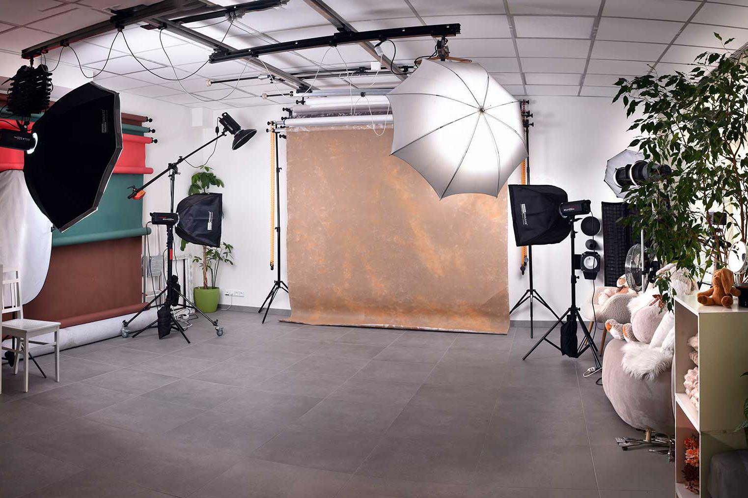 FAST SHOTS | fotoateliér | fotograf | vizážistka | kurzy focení