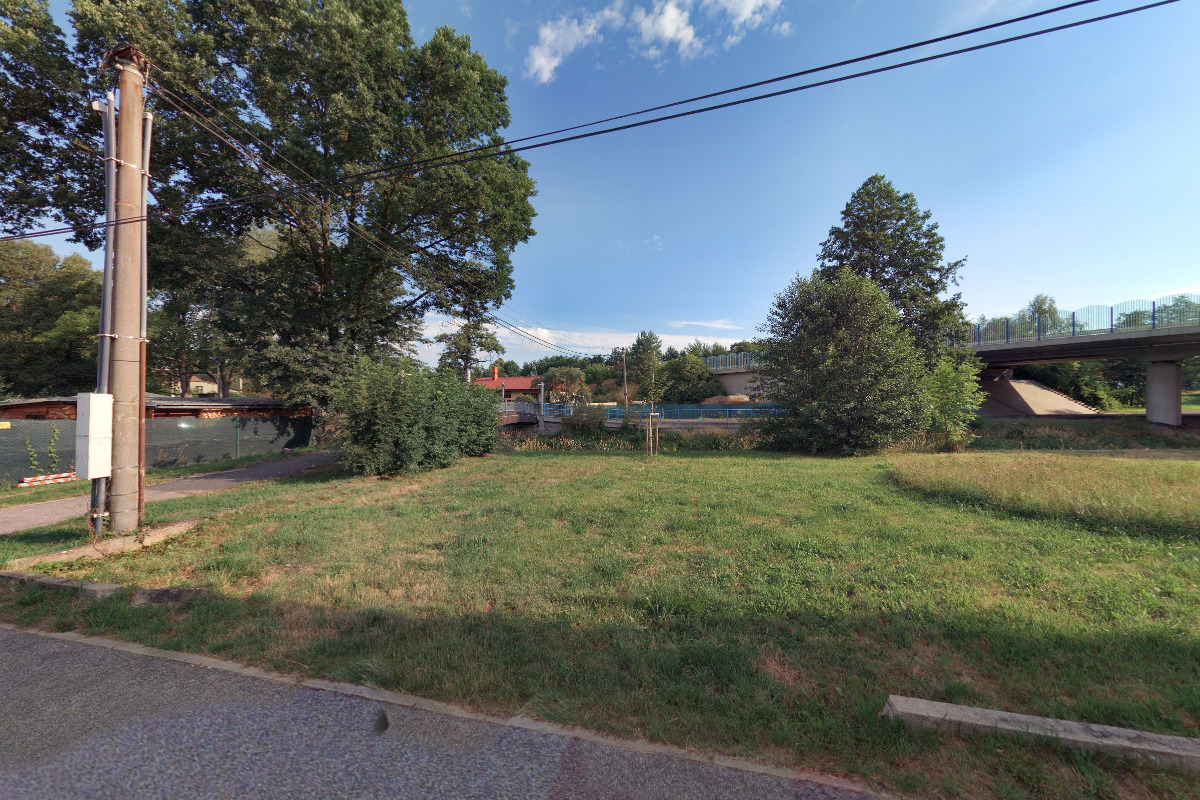 Nabíjecí zásuvka pro elektrokola - Nádražní