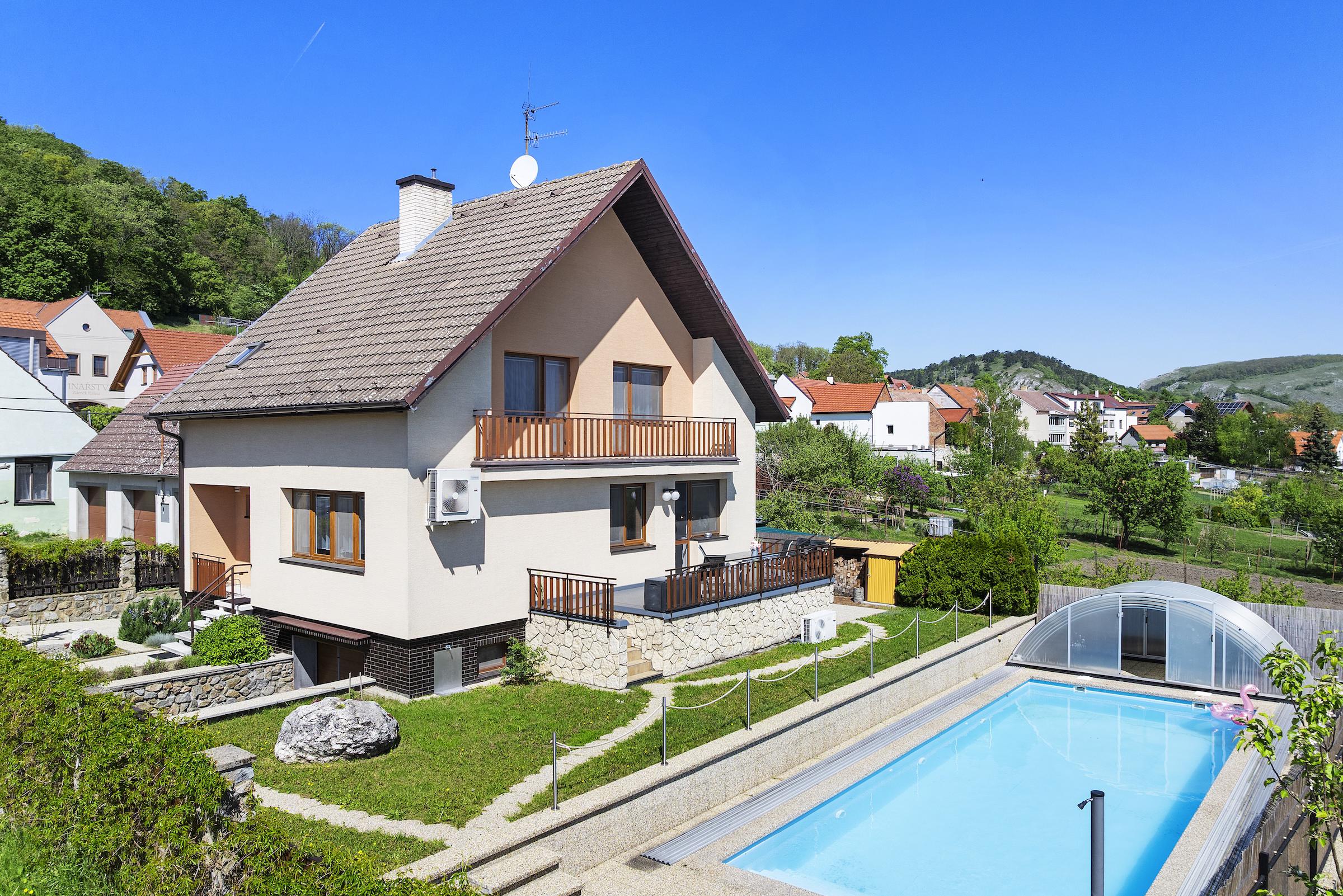 Prodej rodinného domu 201 m², pozemek 485 m²