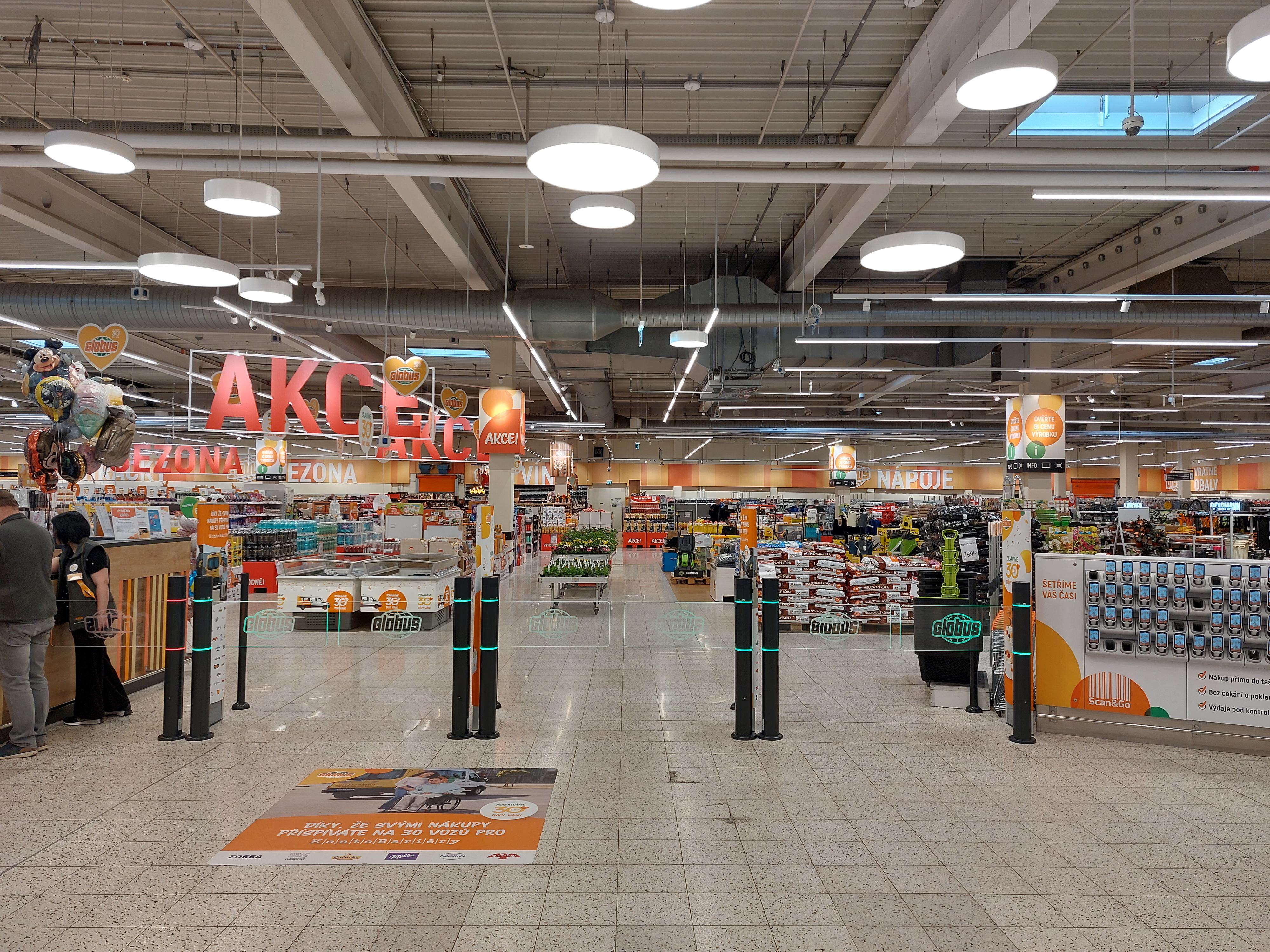 Globus Hypermarket foto 2