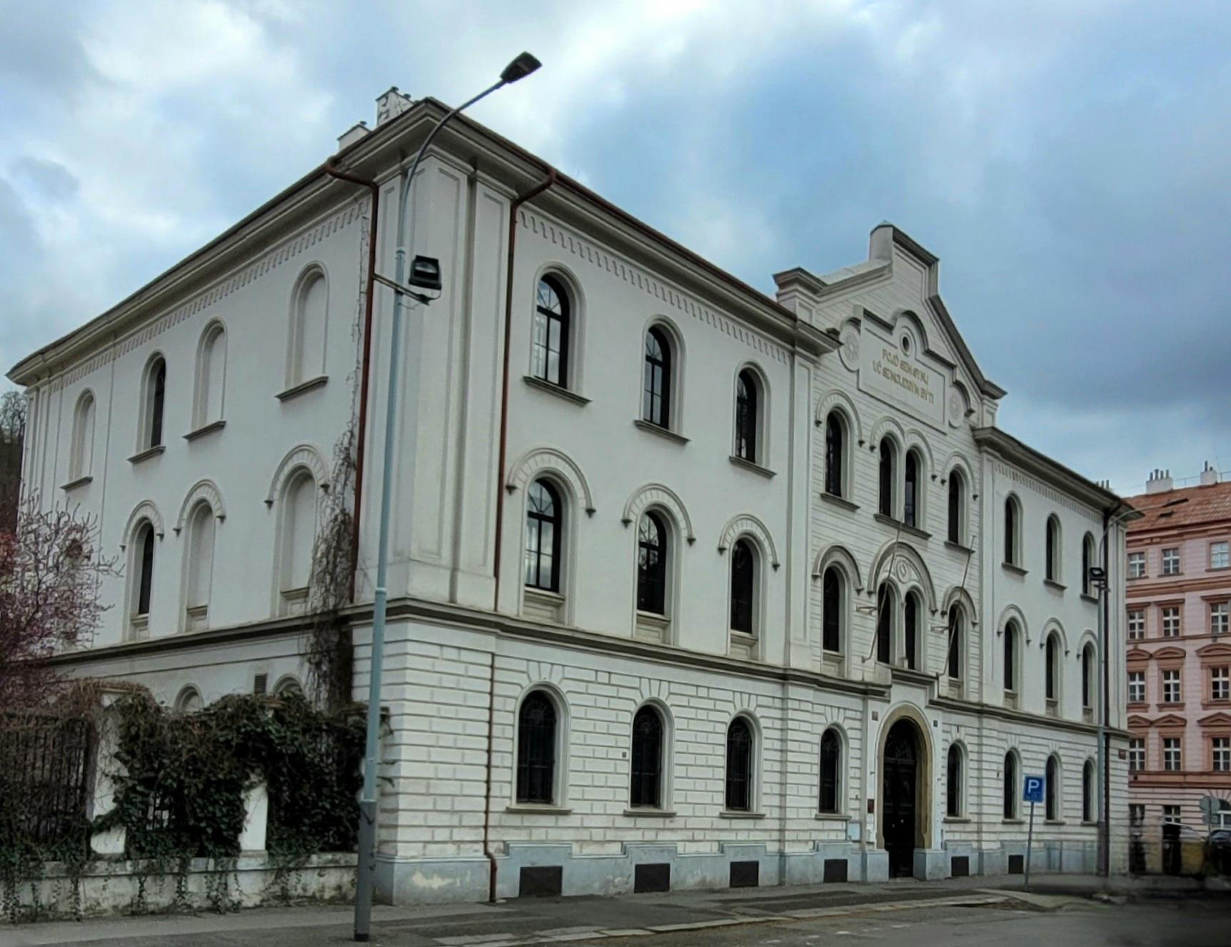 Střední odborné učiliště kadeřnické, Praha 8 foto 6
