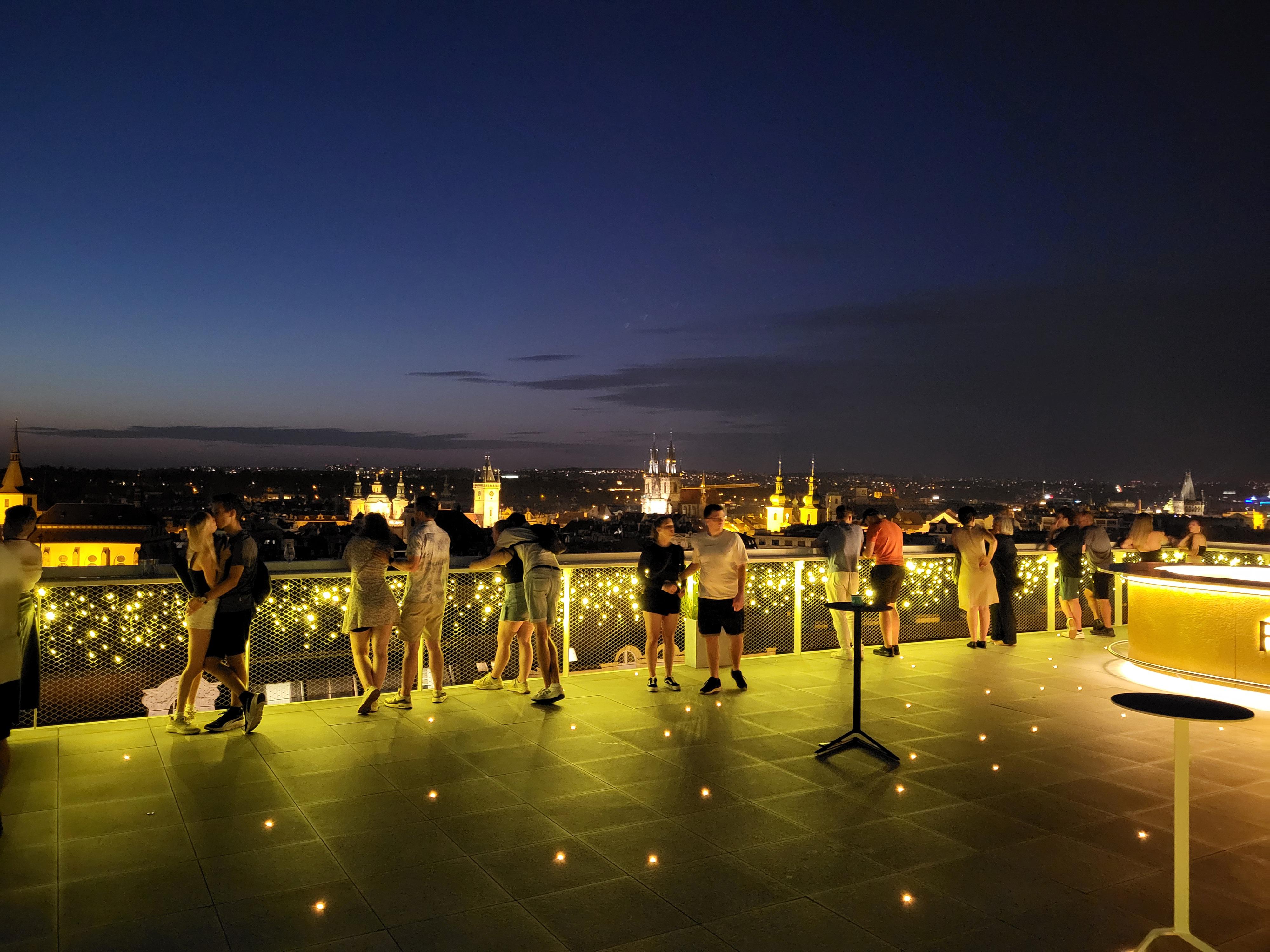 Rooftop Bar & Restaurant - Fly Vista foto 6