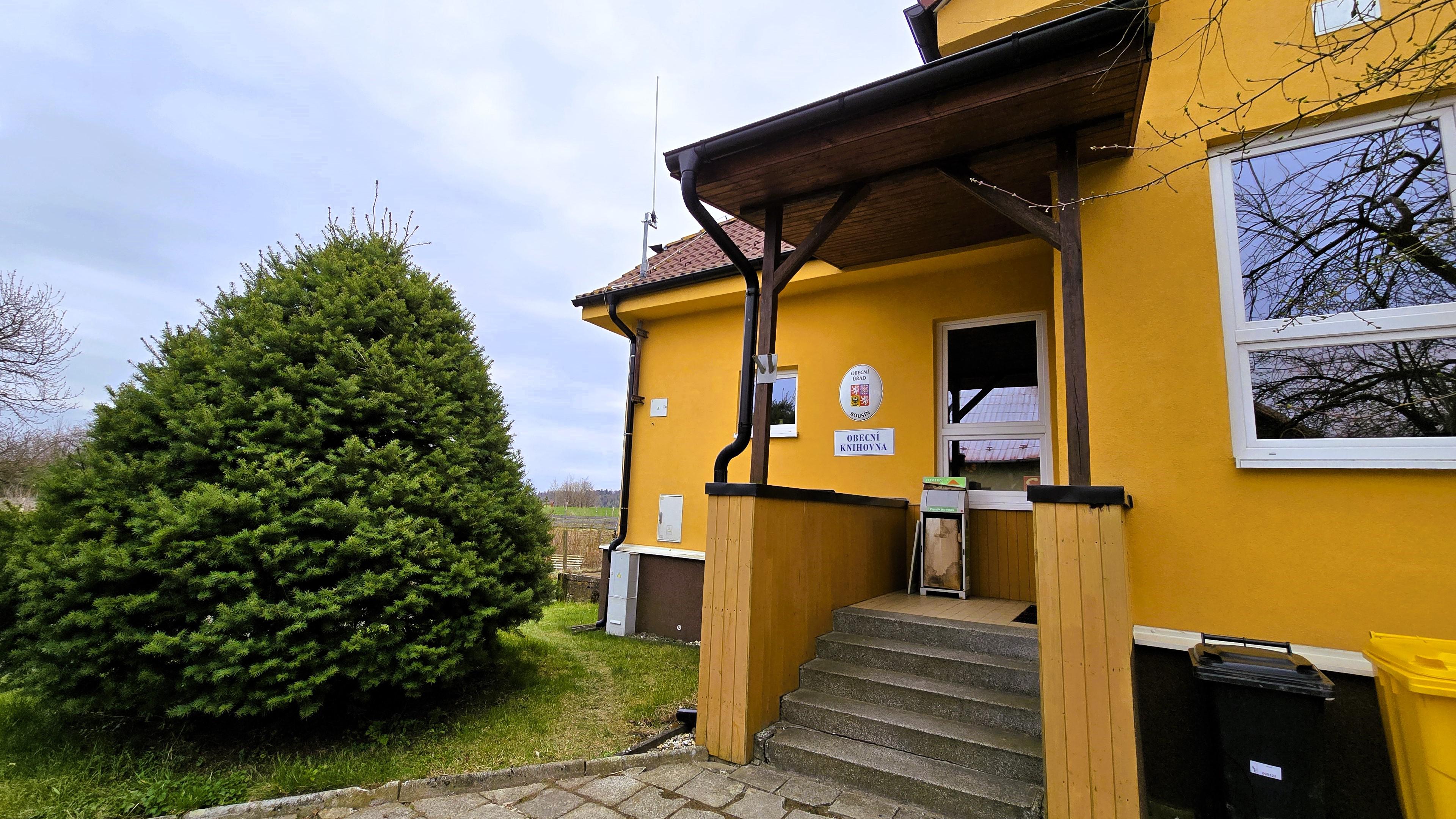 Obecní knihovna Bousín foto 2