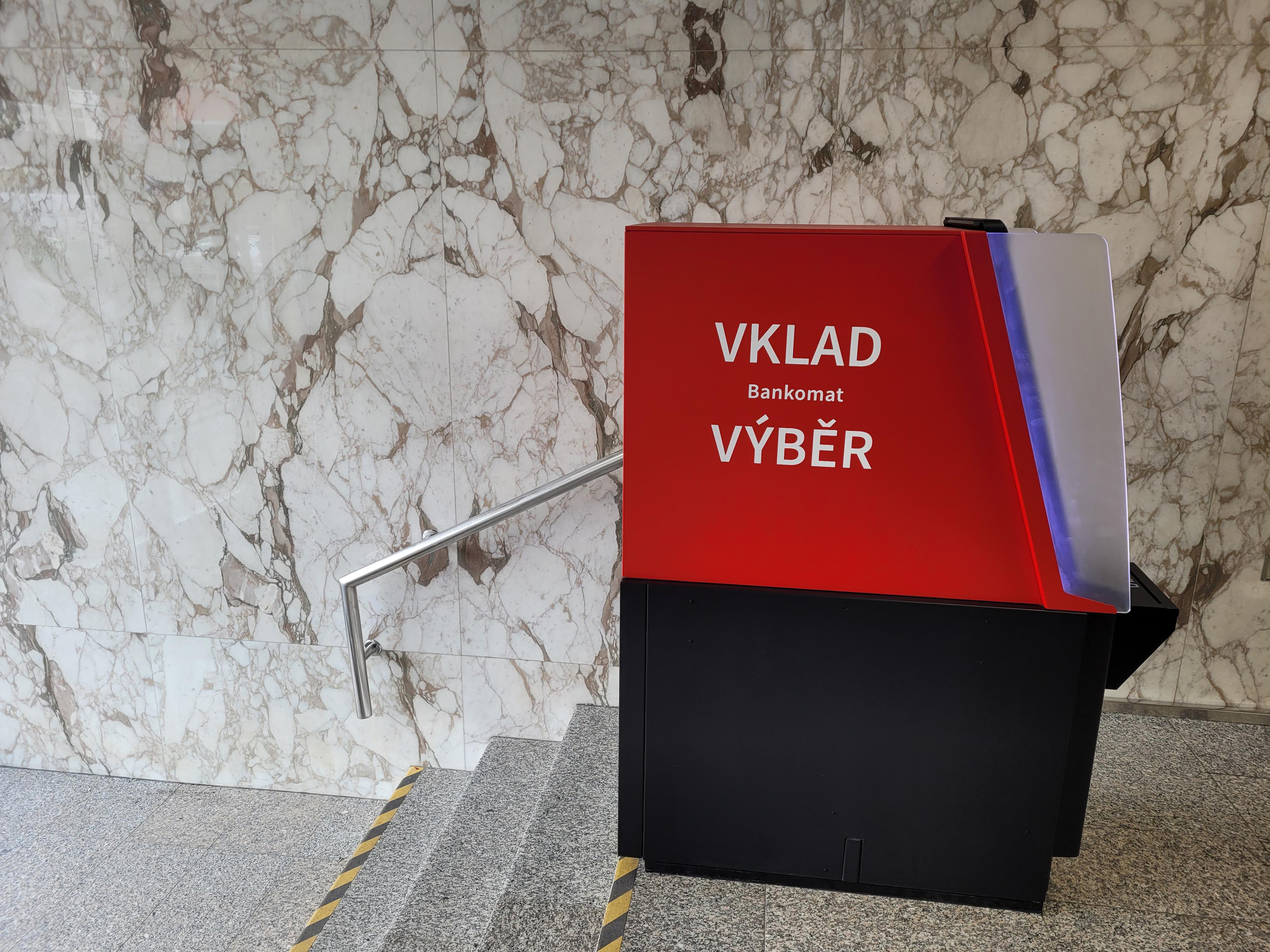 Bankomat Komerční banky foto 2