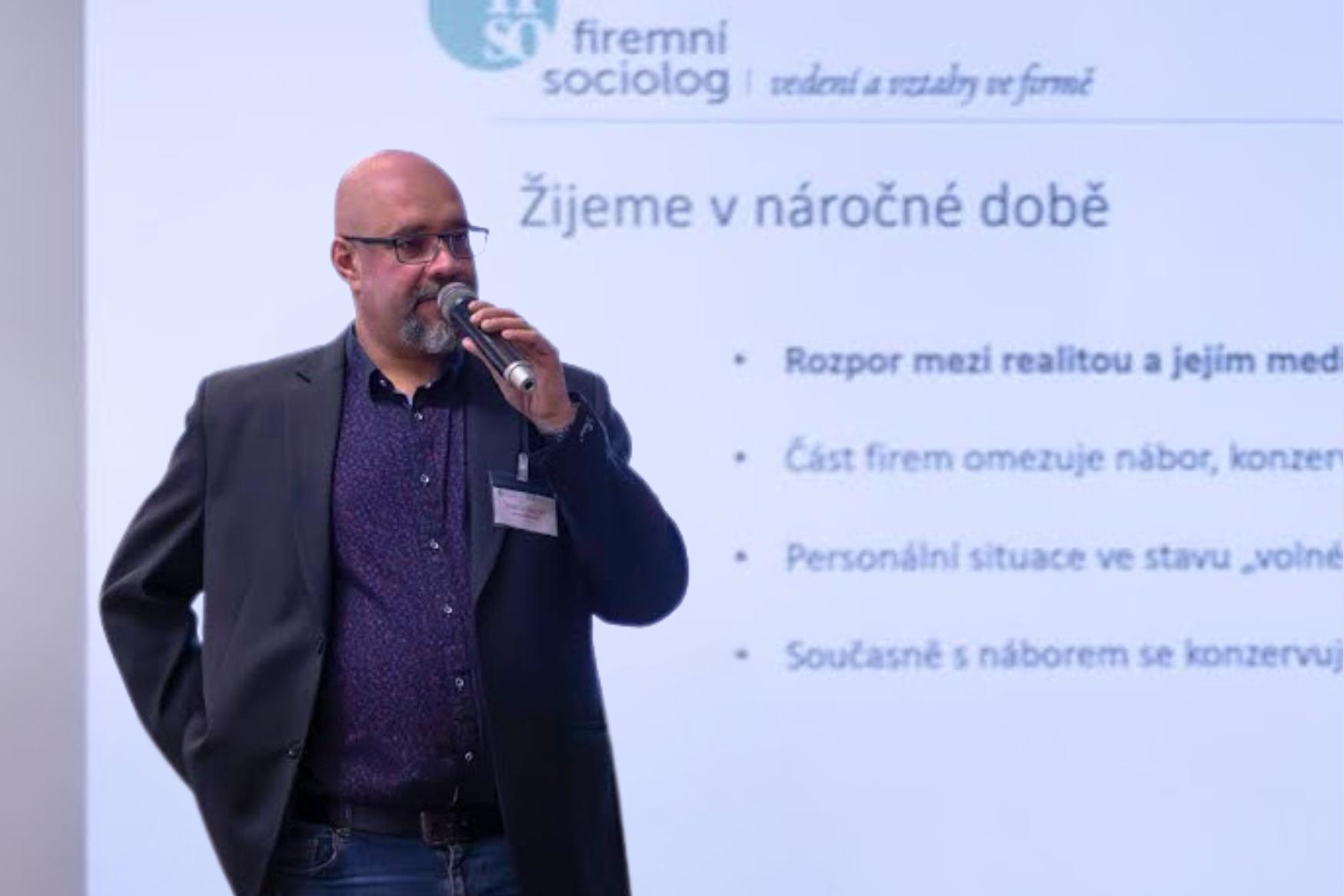 Online seminář „Drby, fámy, šuškanda a jak na ně“