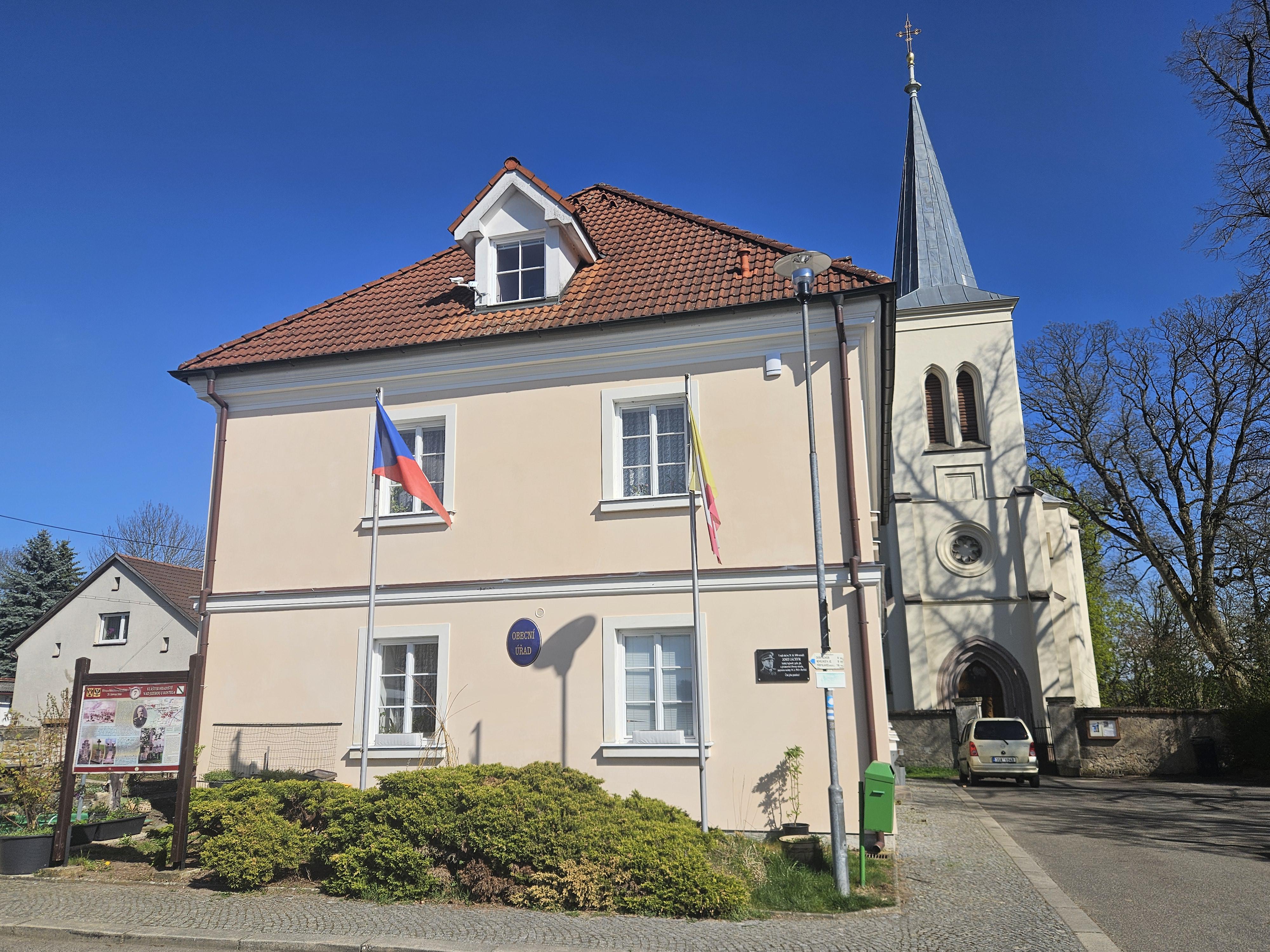 Klášter Hradiště nad Jizerou - obecní úřad foto 5