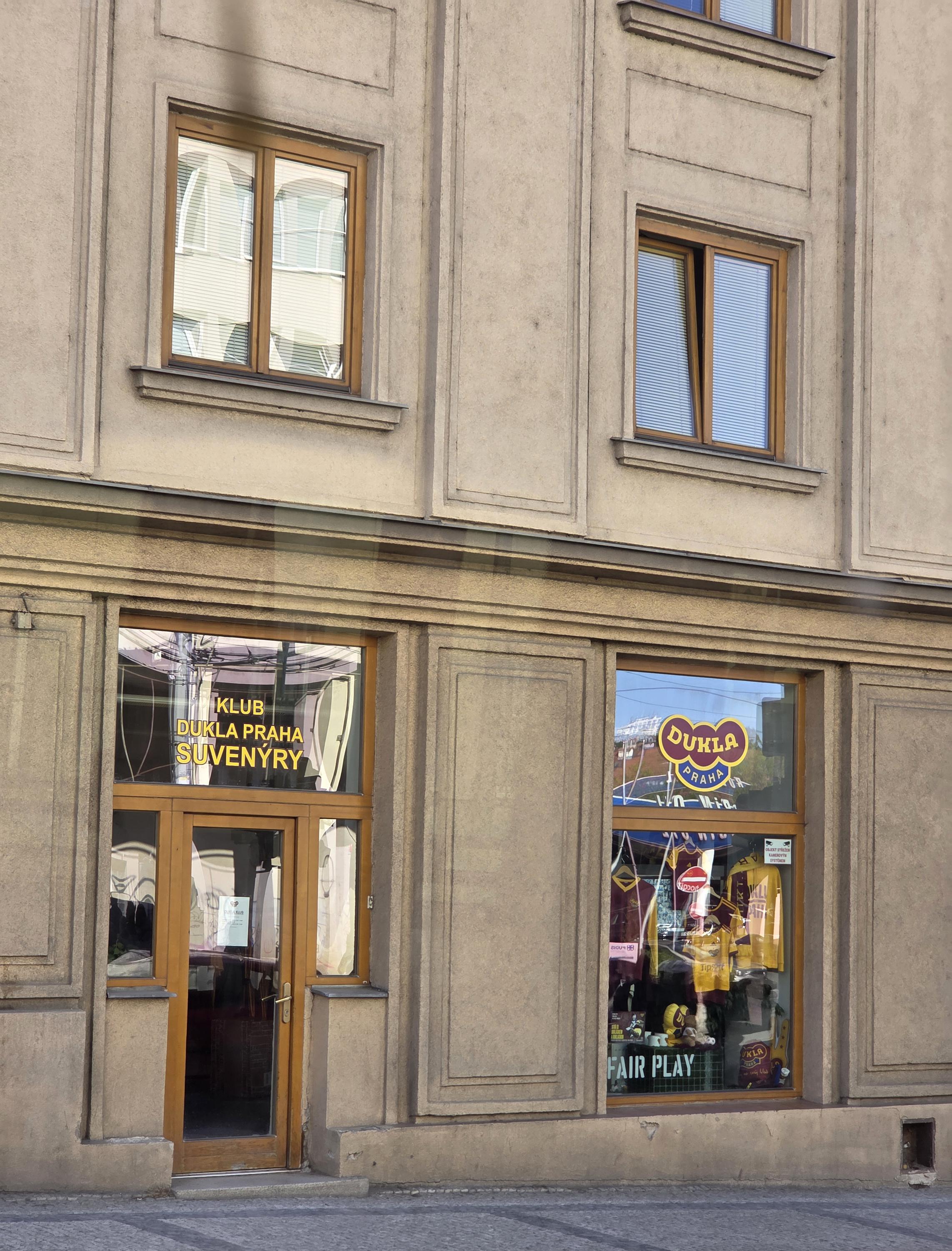 Dukla Praha - oficiální fanshop foto 3