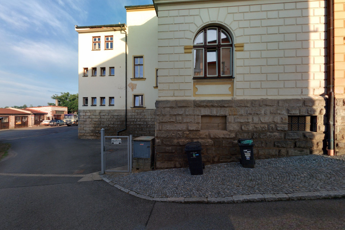 Městská knihovna v Rovensku pod Troskami