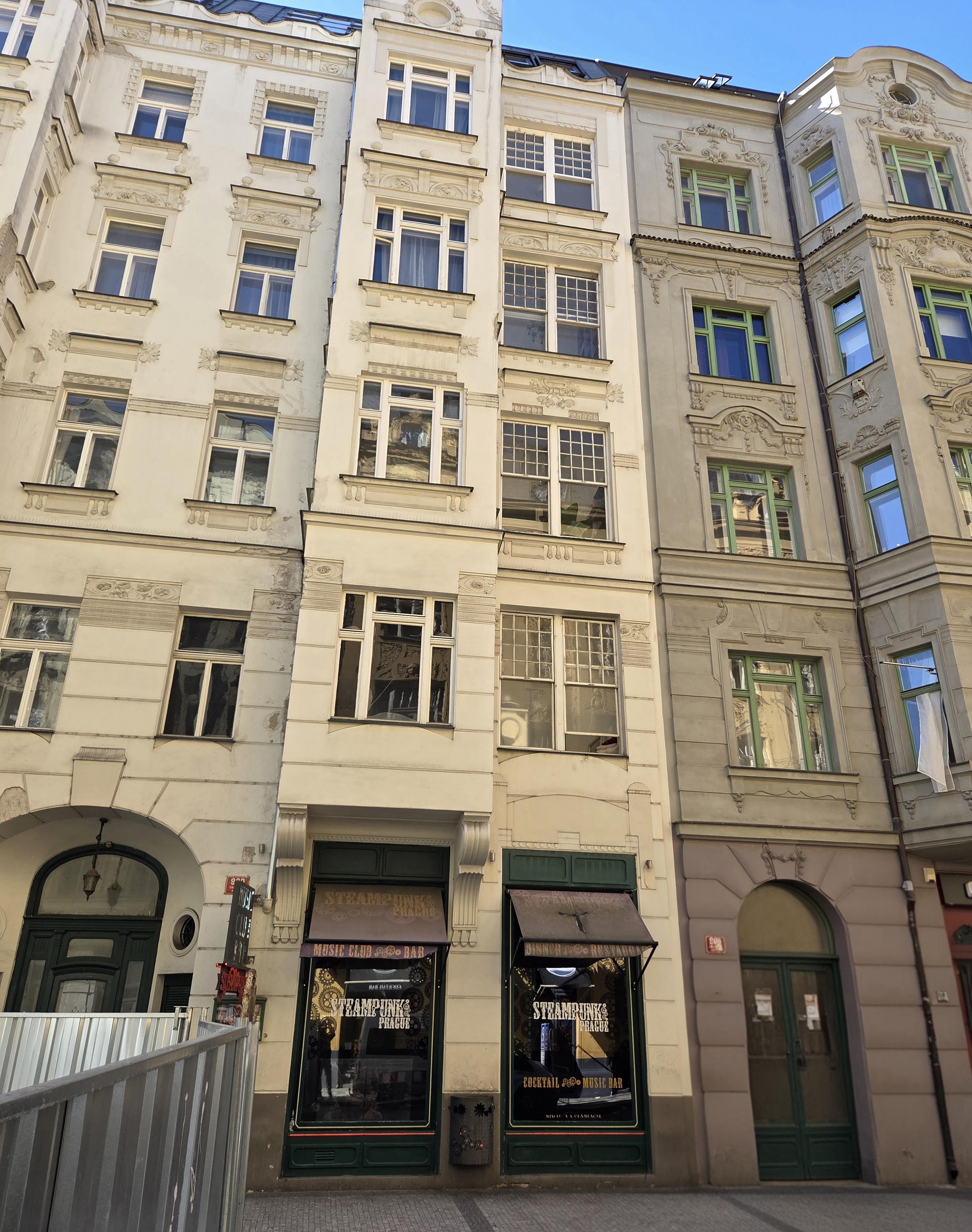 Steampunk Prague - restaurace foto 2