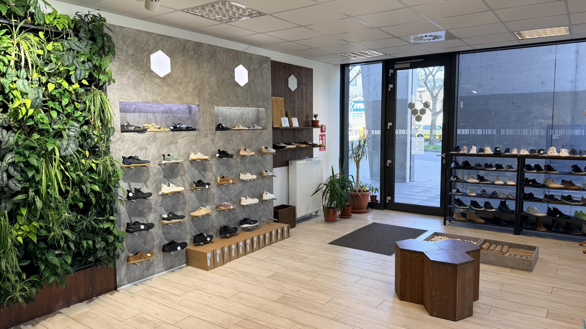 Vivobarefoot Concept Store Brno foto 2