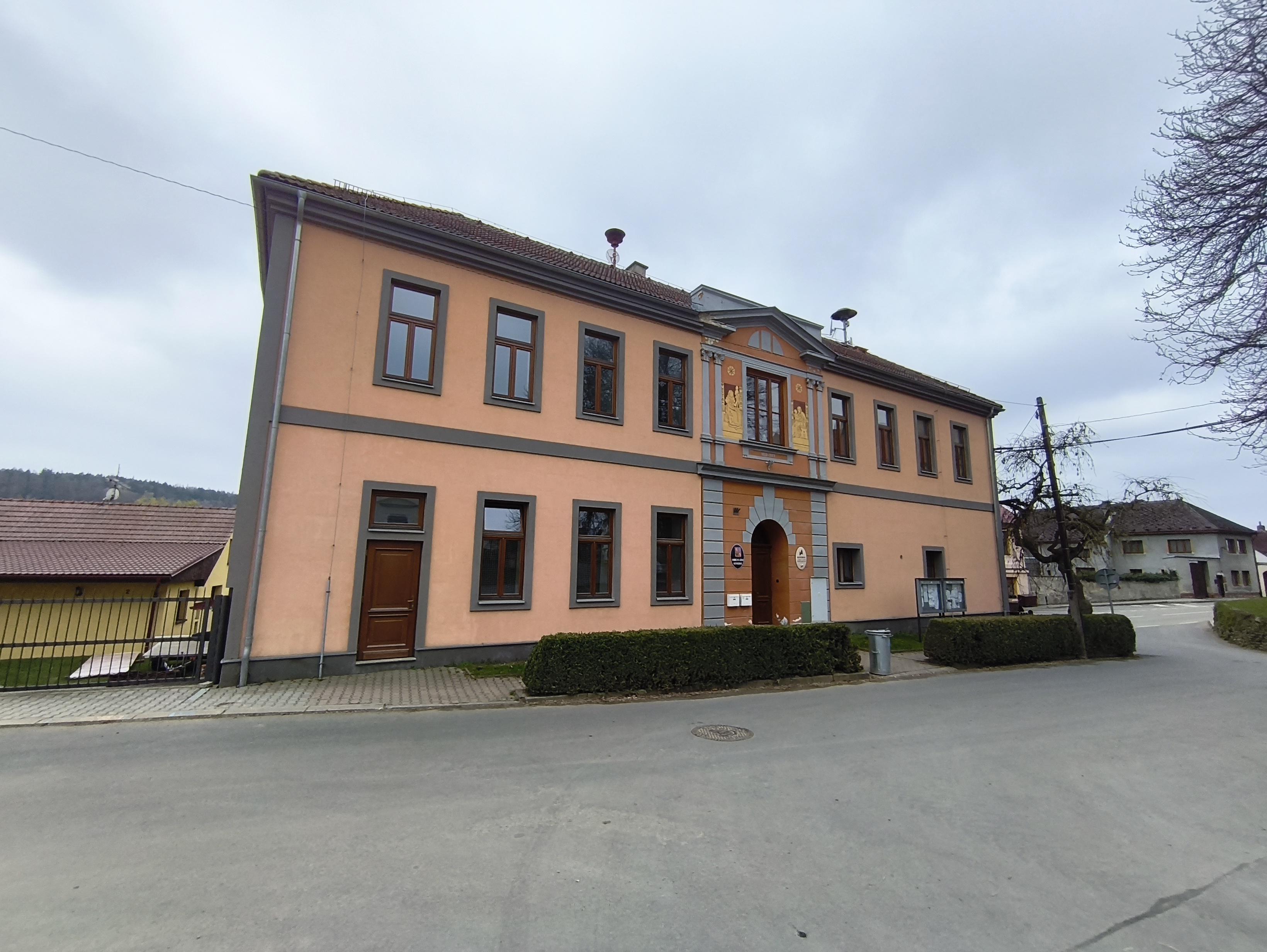 Kondrac - obecní úřad foto 5